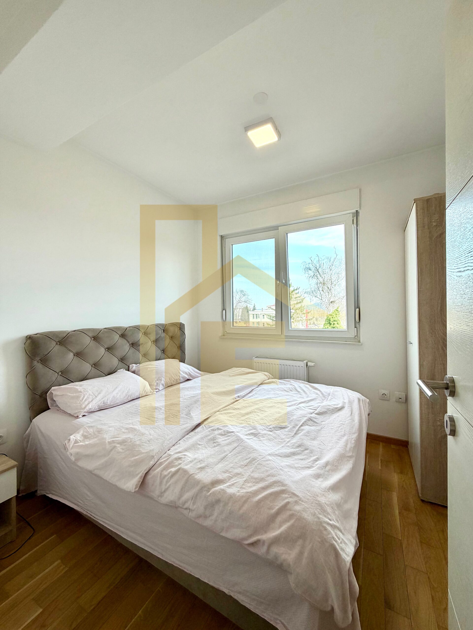 Dvosoban stan sa parking mjestom, naselje Rosulje slika 11