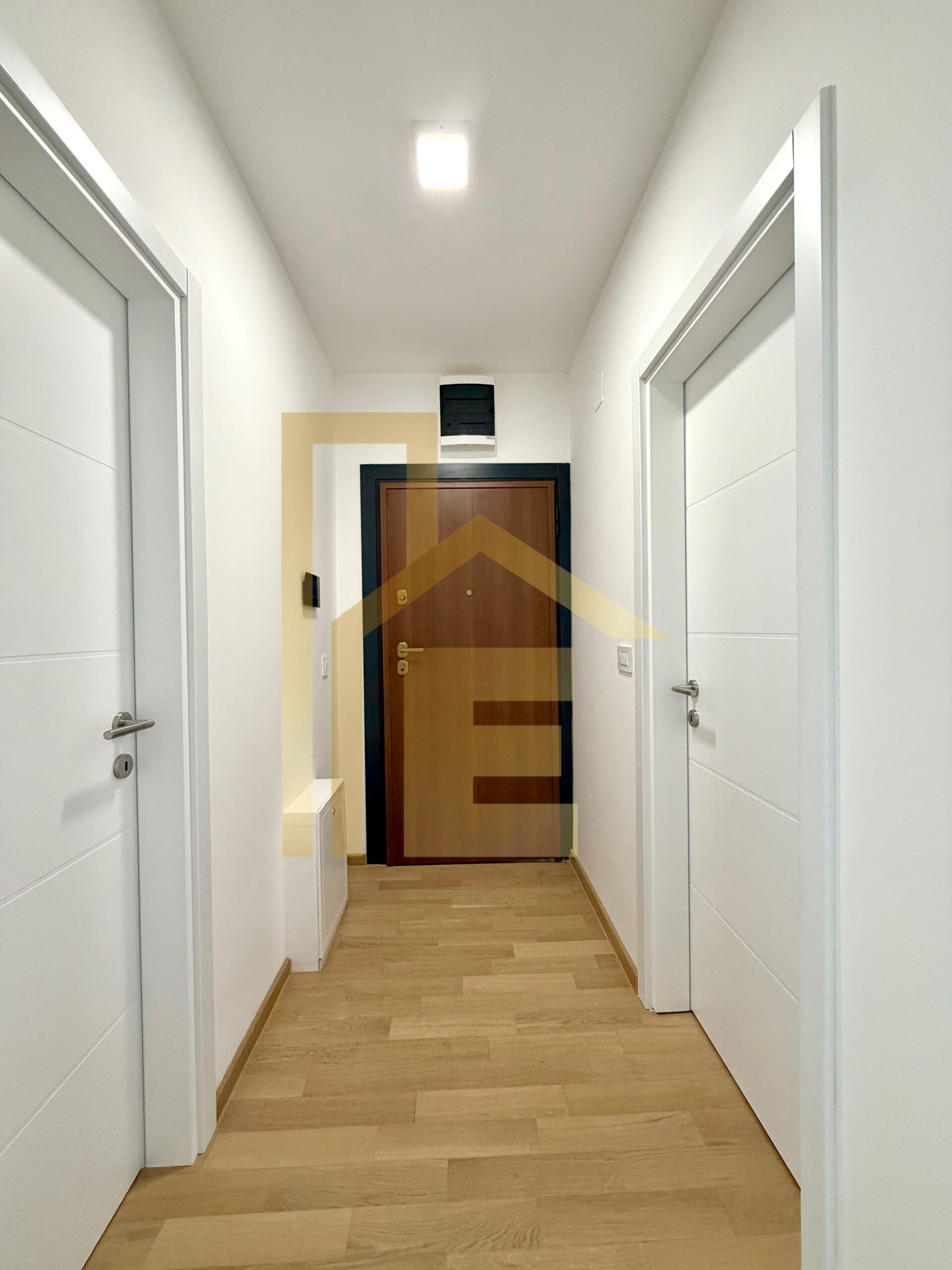 Iznajmljujemo kancelarijski prostor na atraktivnoj lokaciji slika 6