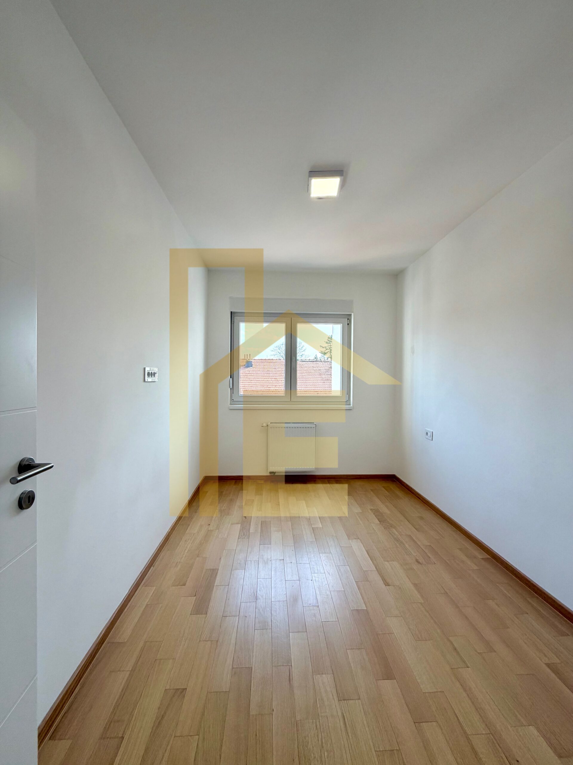 Iznajmljujemo kancelarijski prostor na atraktivnoj lokaciji slika 9