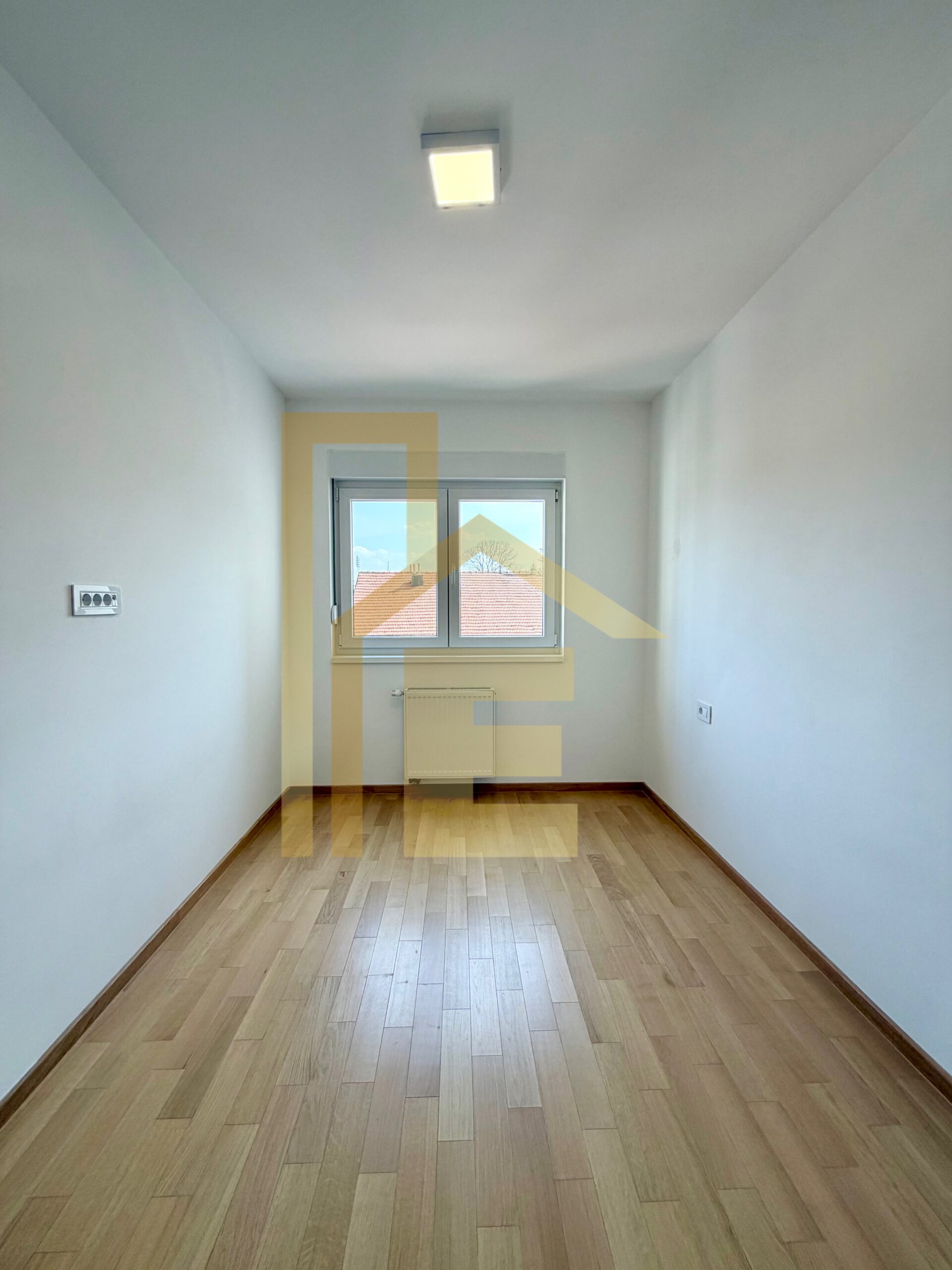 Iznajmljujemo kancelarijski prostor na atraktivnoj lokaciji slika 8