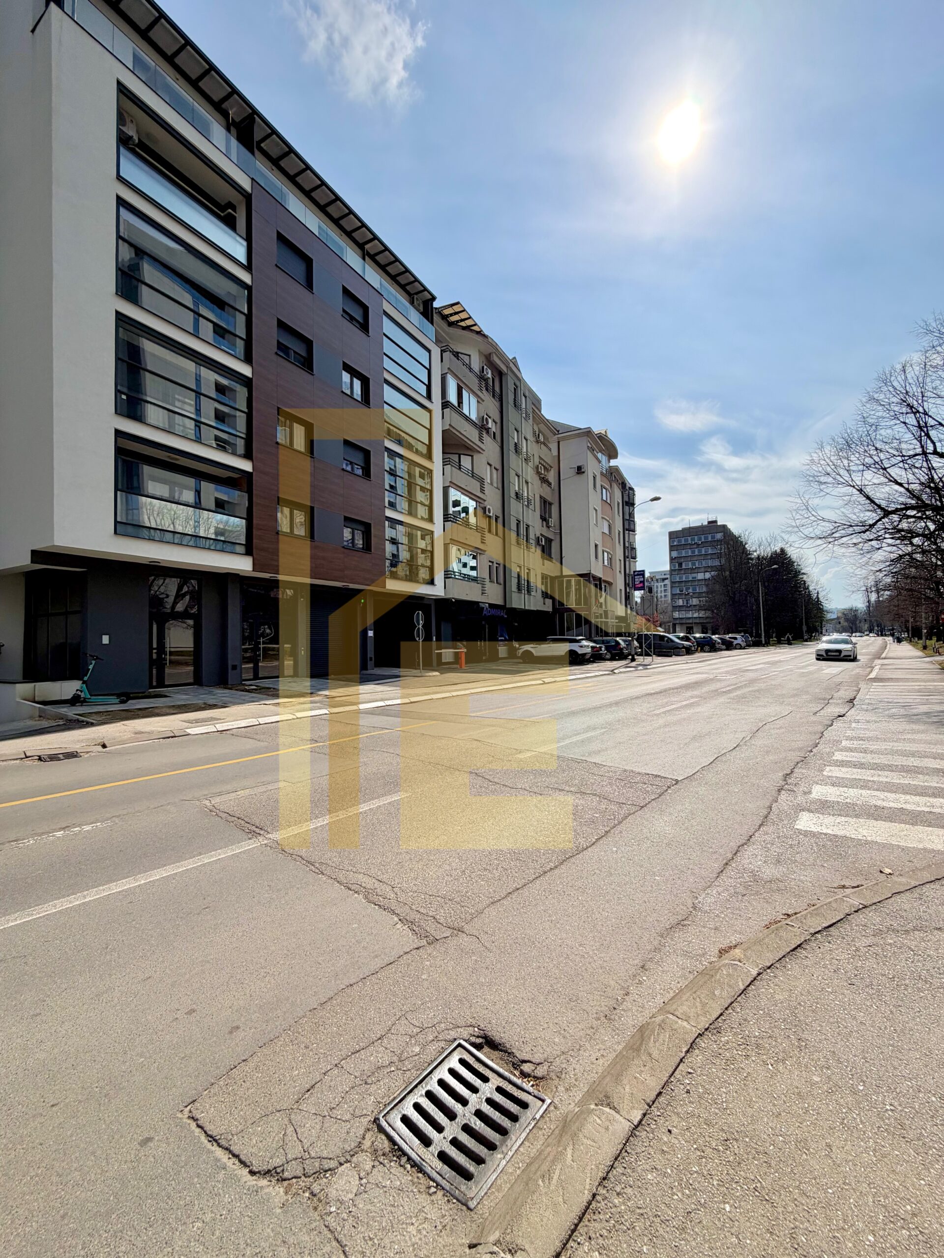 Iznajmljujemo kancelarijski prostor na atraktivnoj lokaciji slika 15