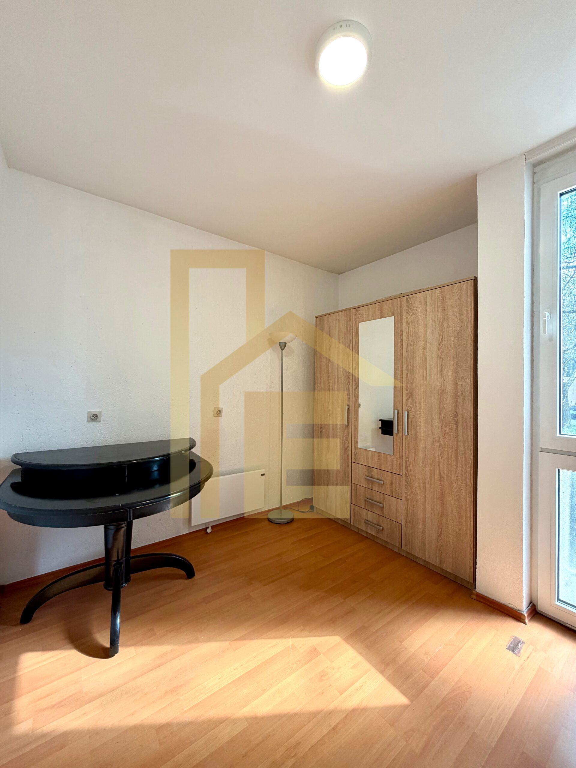 Iznajmljujemo kancelarijski prostor u strogom Centru grada slika 11