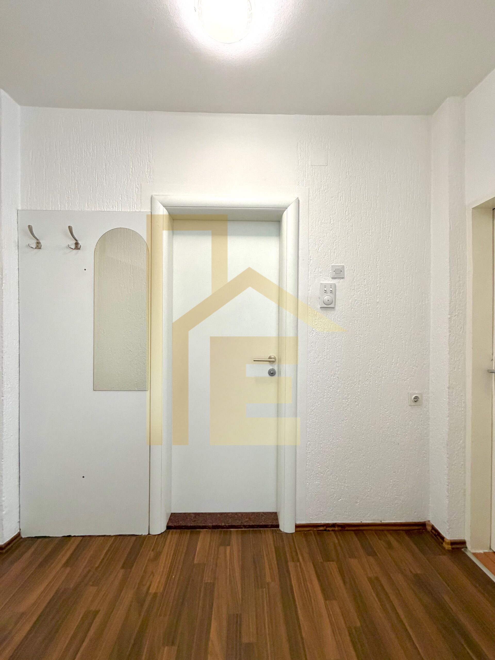 Iznajmljujemo kancelarijski prostor u strogom Centru grada slika 15