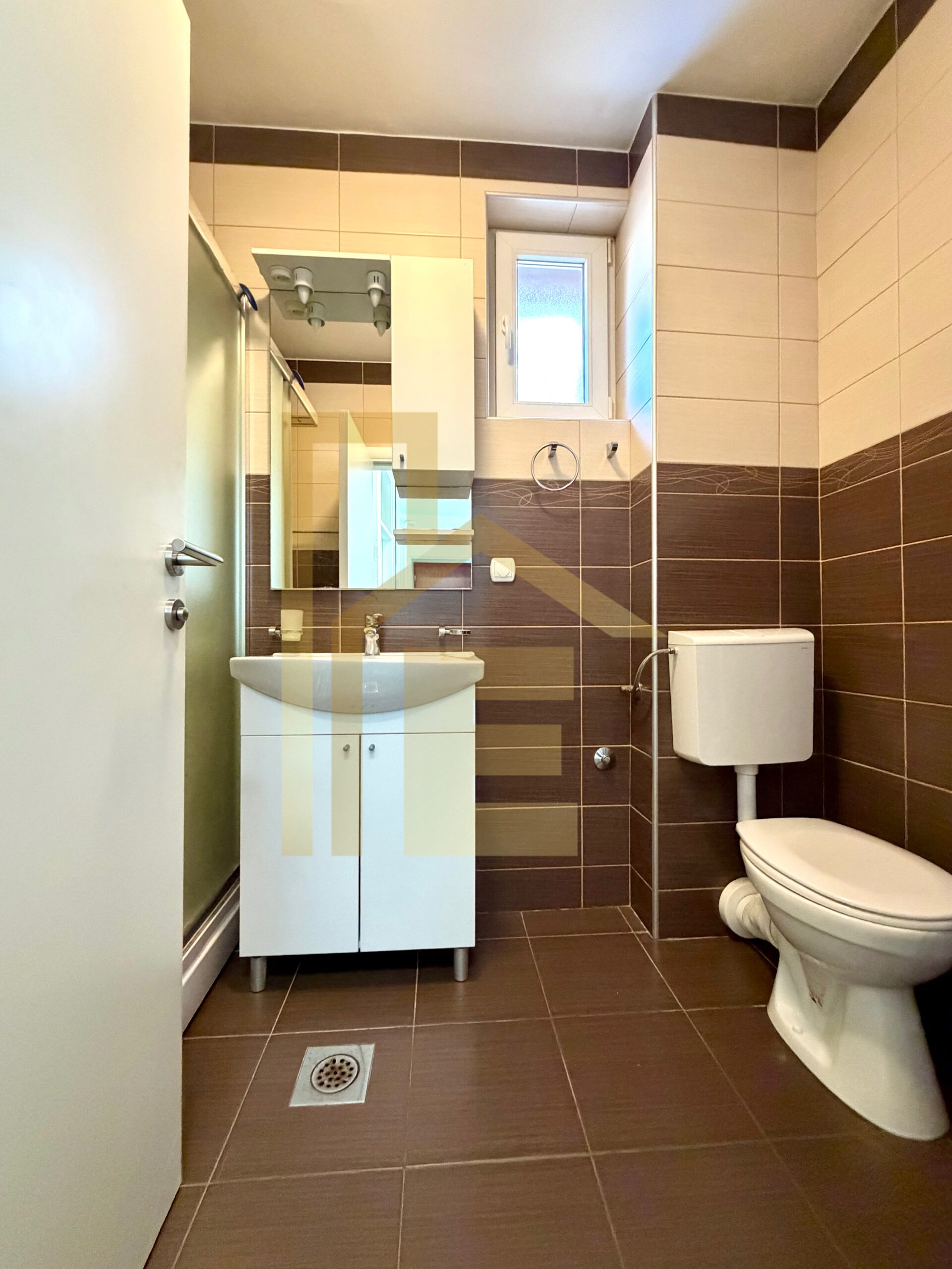 Iznajmljujemo kancelarijski prostor u strogom Centru grada slika 24