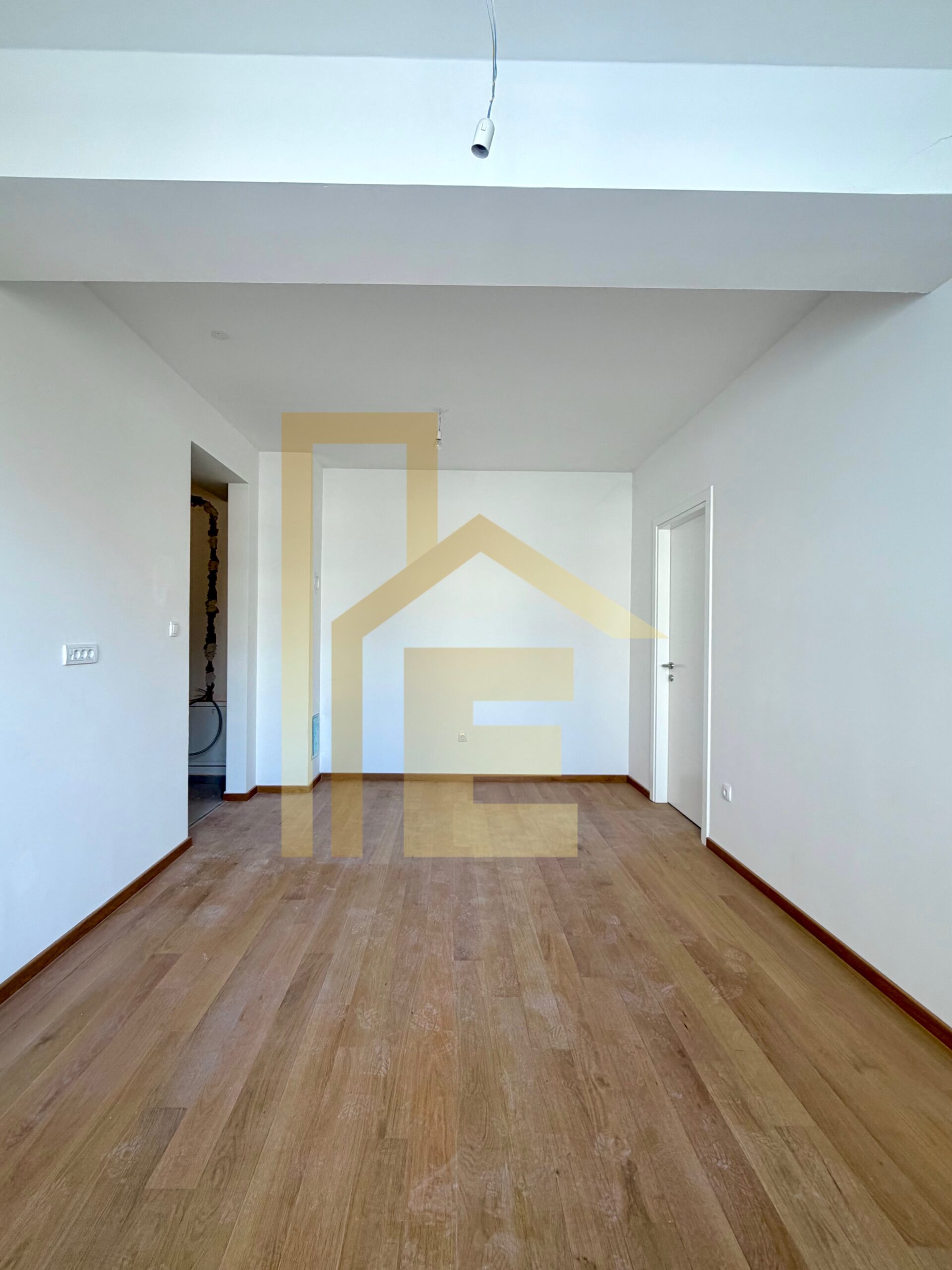 NOV Kancelarijski prostor sa garažom i ostavom, Centar slika 2