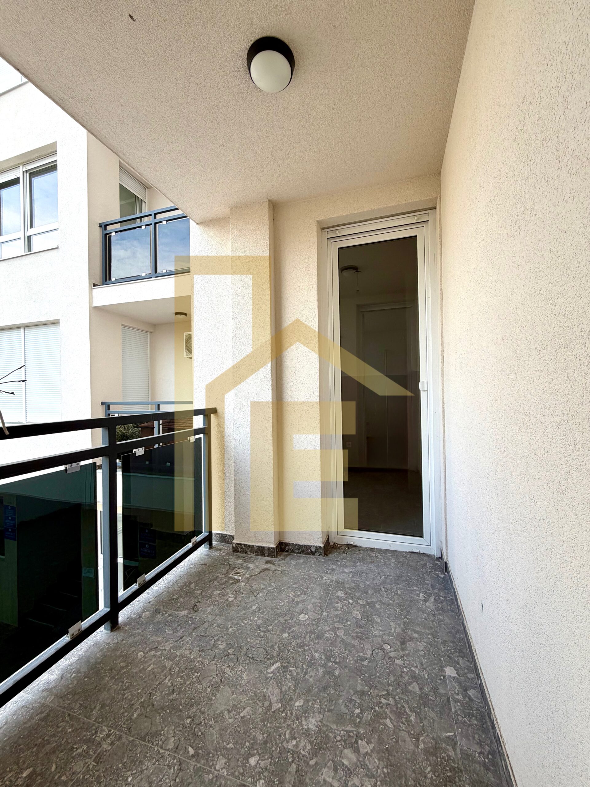 NOV Kancelarijski prostor sa garažom i ostavom, Centar slika 6