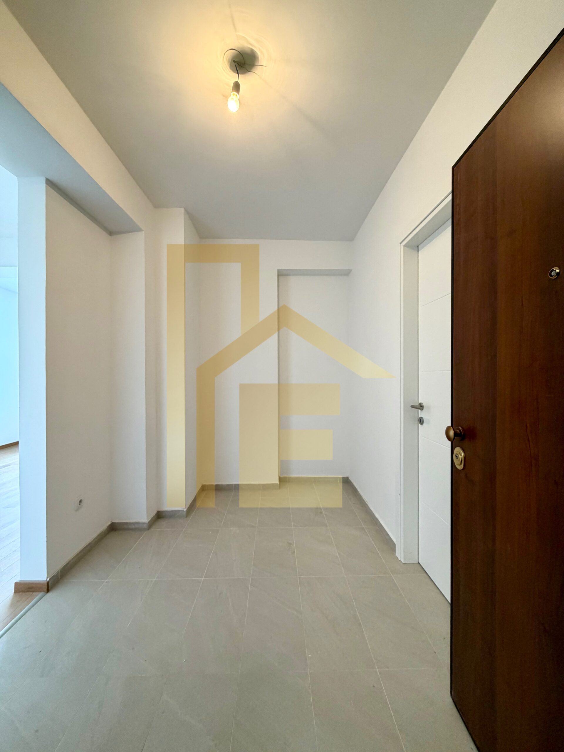 NOV Kancelarijski prostor sa garažom i ostavom, Centar slika 4