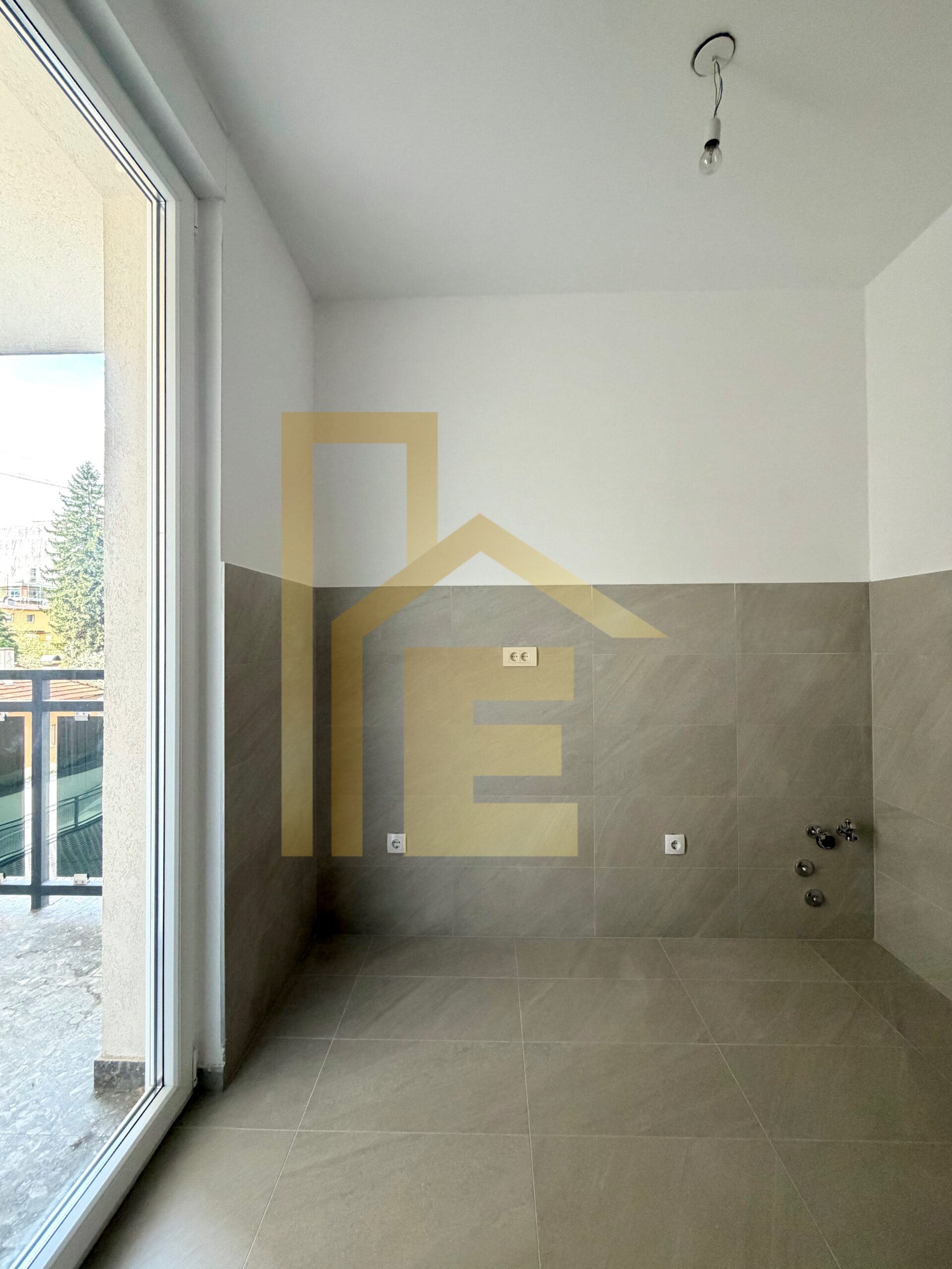 NOV Kancelarijski prostor sa garažom i ostavom, Centar slika 8