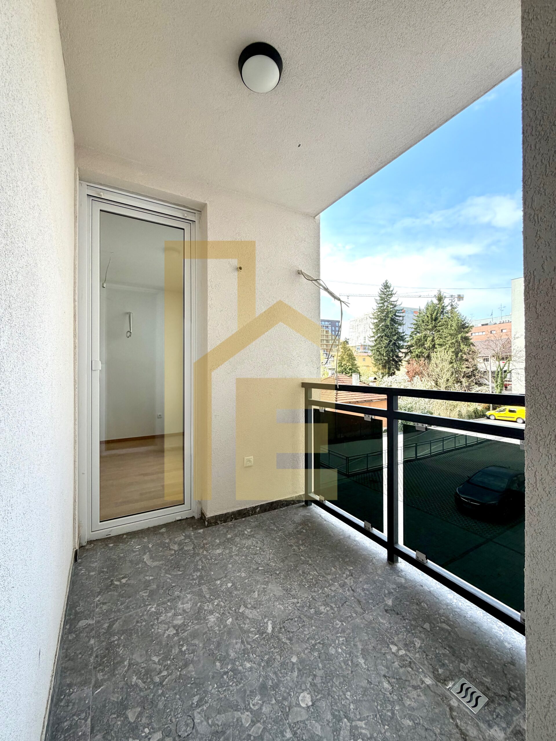 NOV Kancelarijski prostor sa garažom i ostavom, Centar slika 13