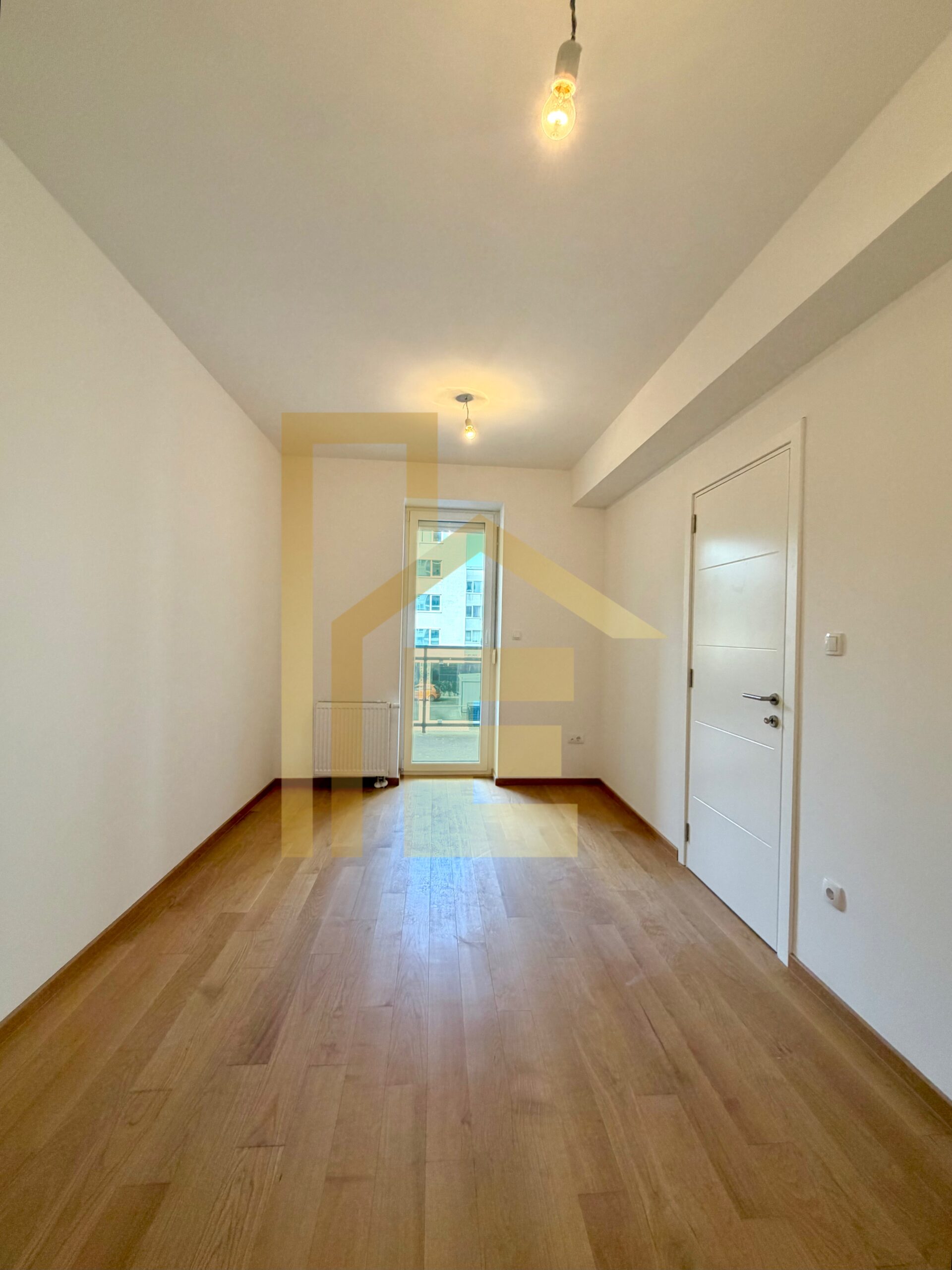 NOV Kancelarijski prostor sa garažom i ostavom, Centar slika 19