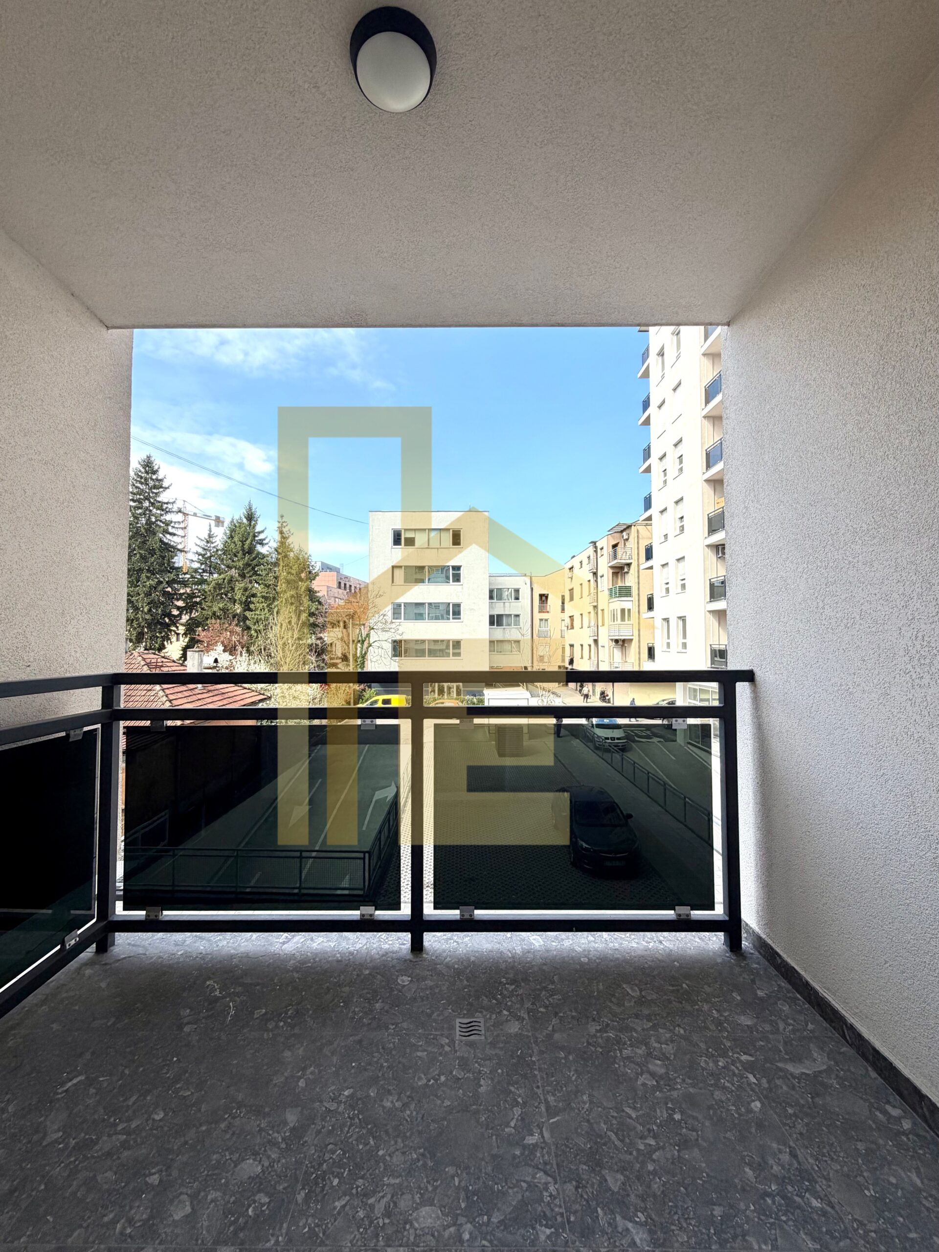 NOV Kancelarijski prostor sa garažom i ostavom, Centar slika 17