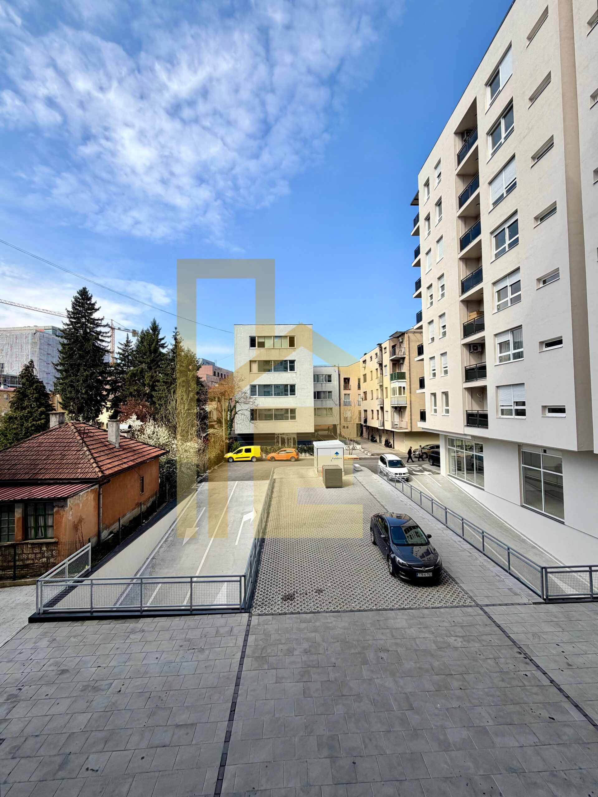 NOV Kancelarijski prostor sa garažom i ostavom, Centar slika 22