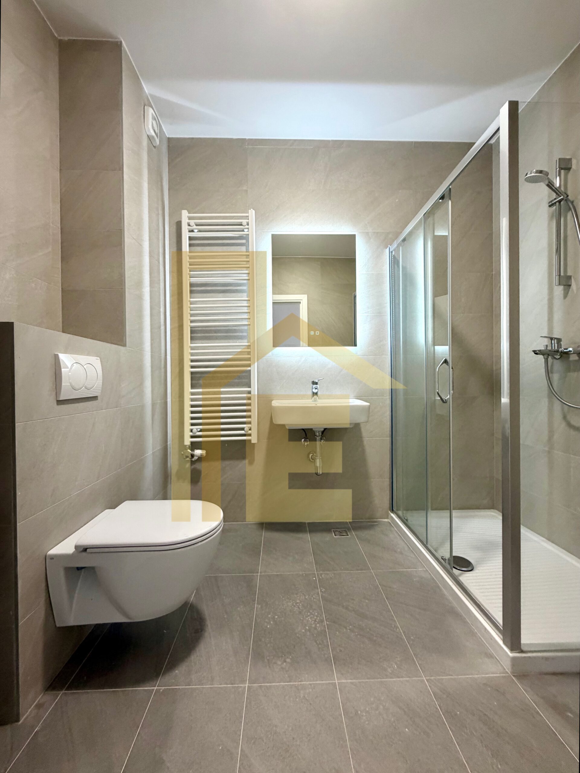 NOV Kancelarijski prostor sa garažom i ostavom, Centar slika 20