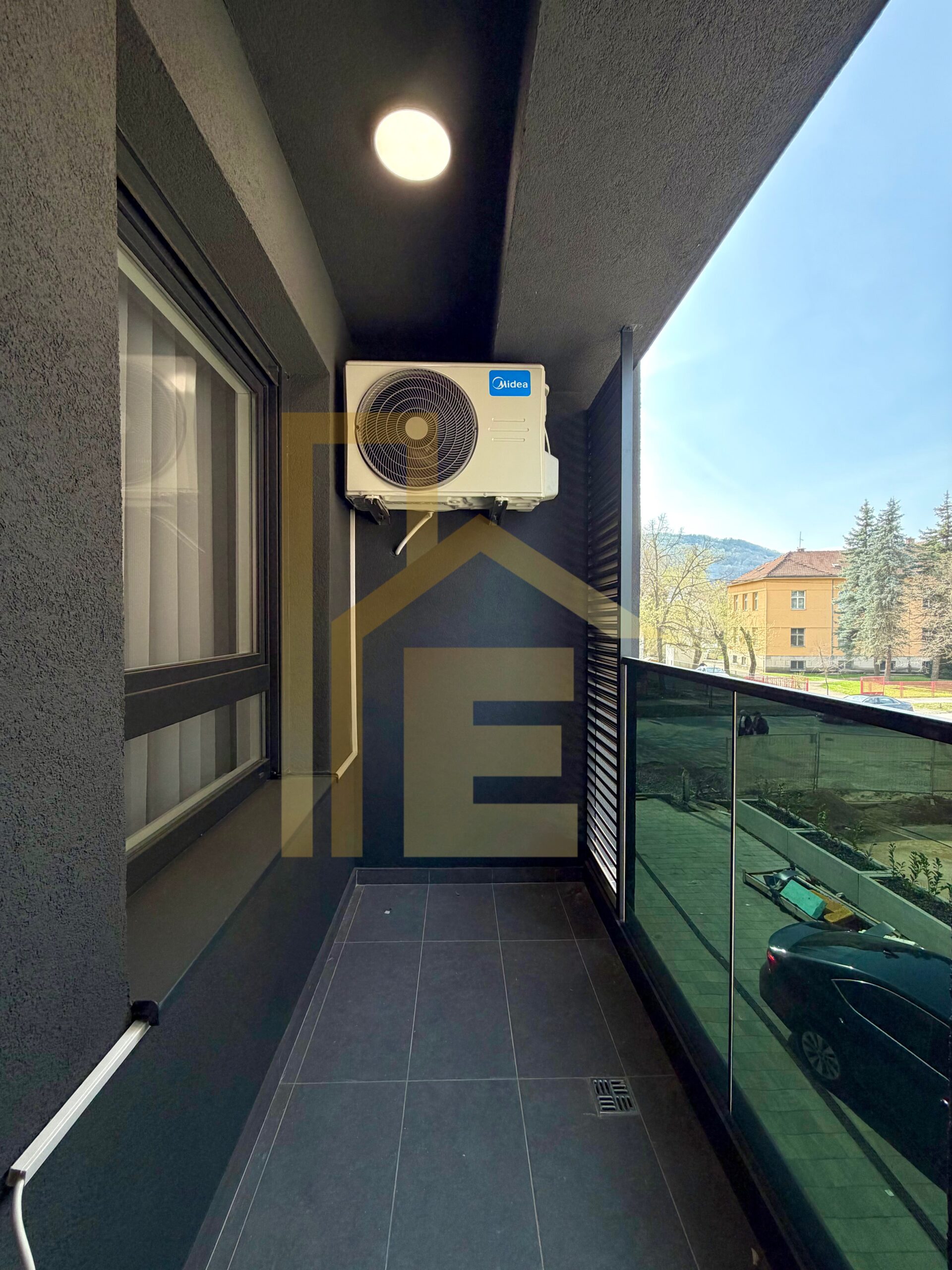 LUX Dvosoban stan, podnožje Starčevice slika 23