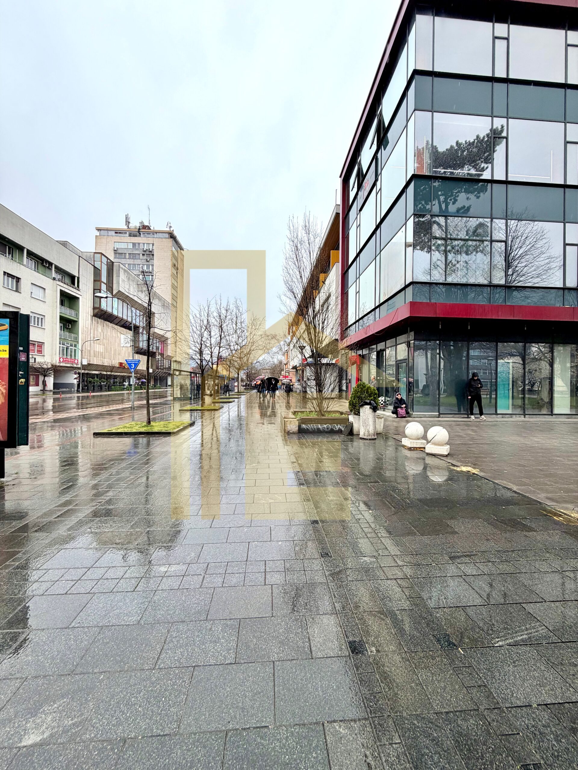 Iznajmljujemo poslovni prostor u Centru grada slika 5