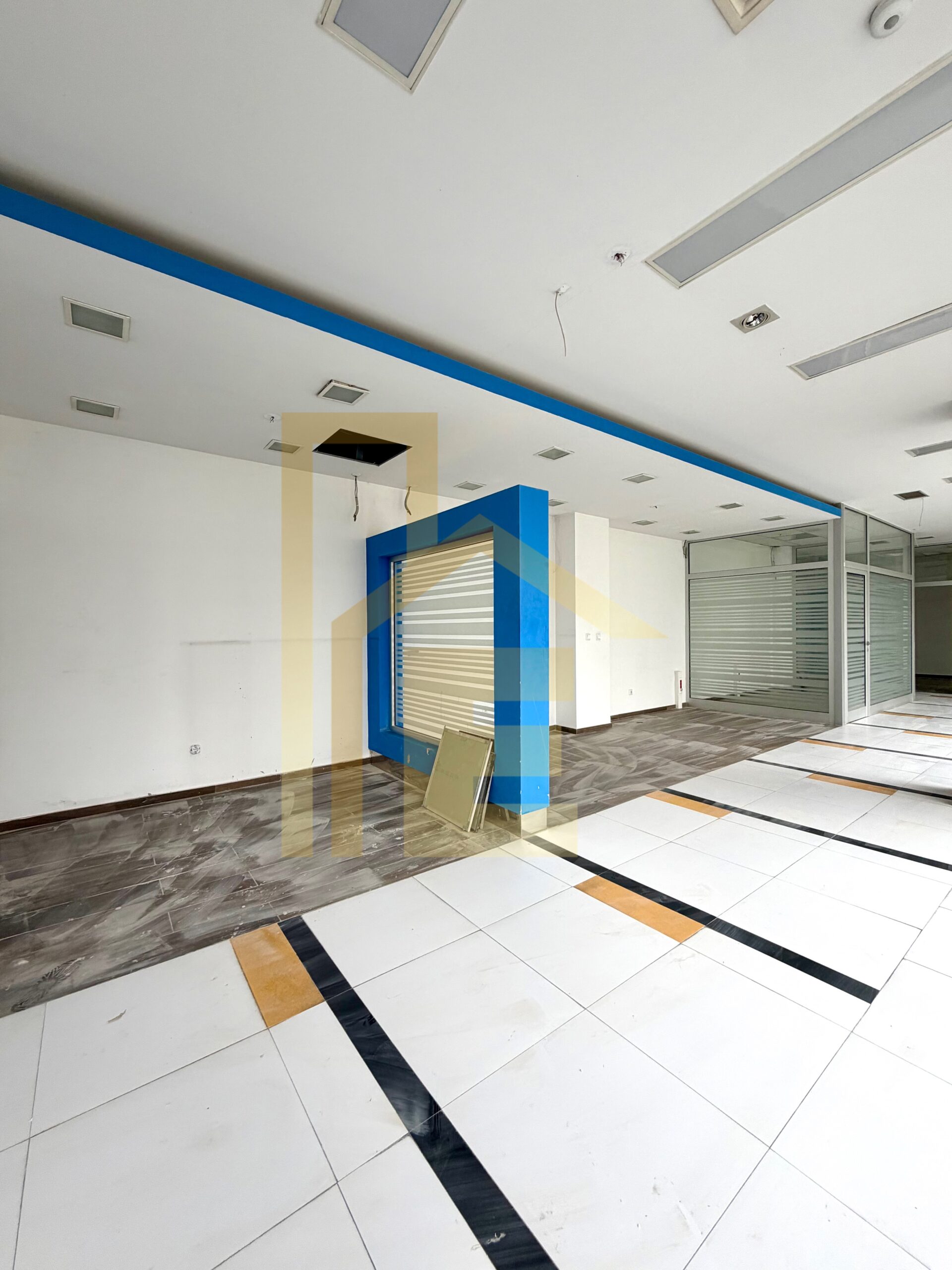 Iznajmljujemo poslovni prostor u Centru grada slika 10