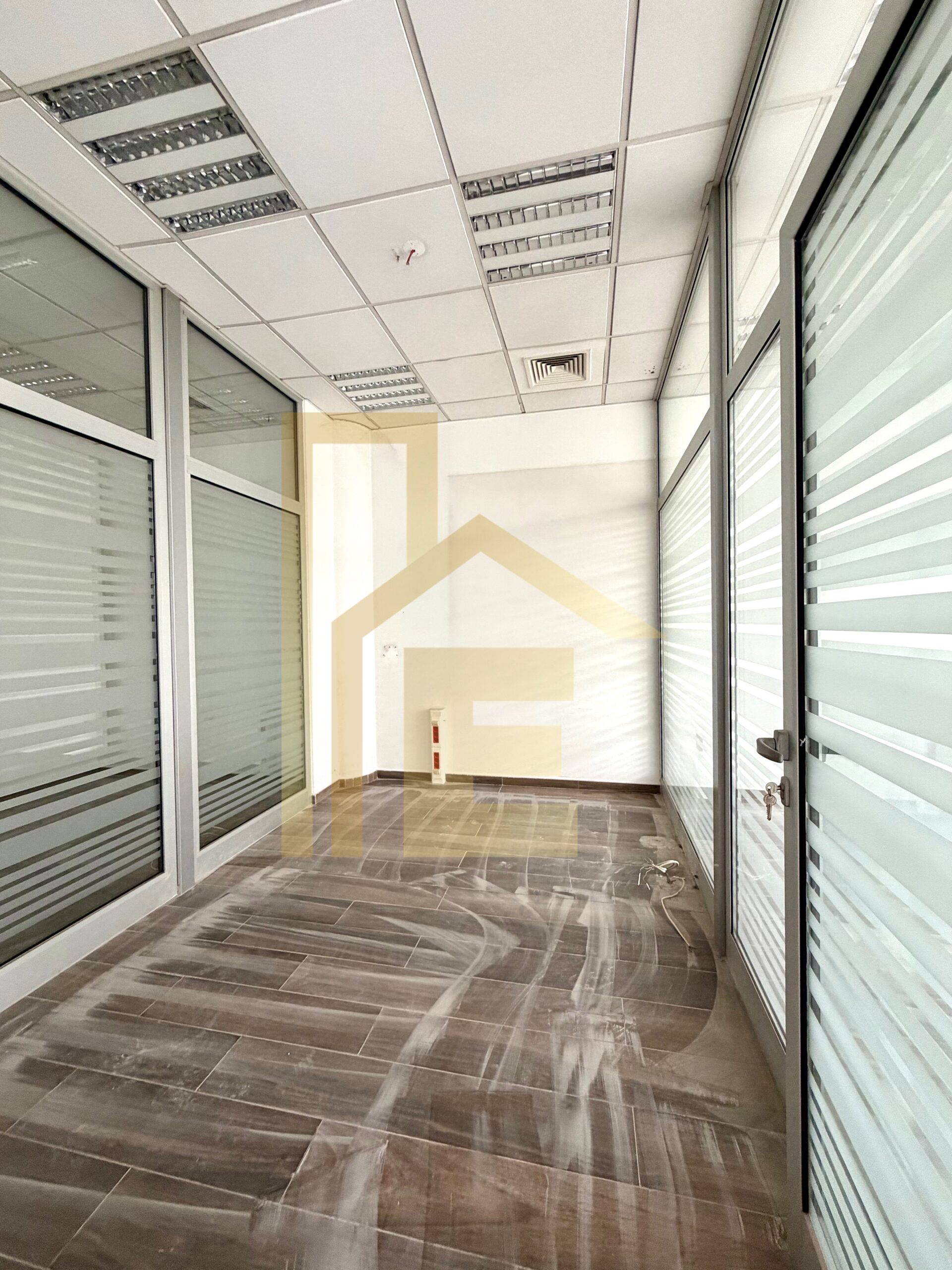 Iznajmljujemo poslovni prostor u Centru grada slika 17