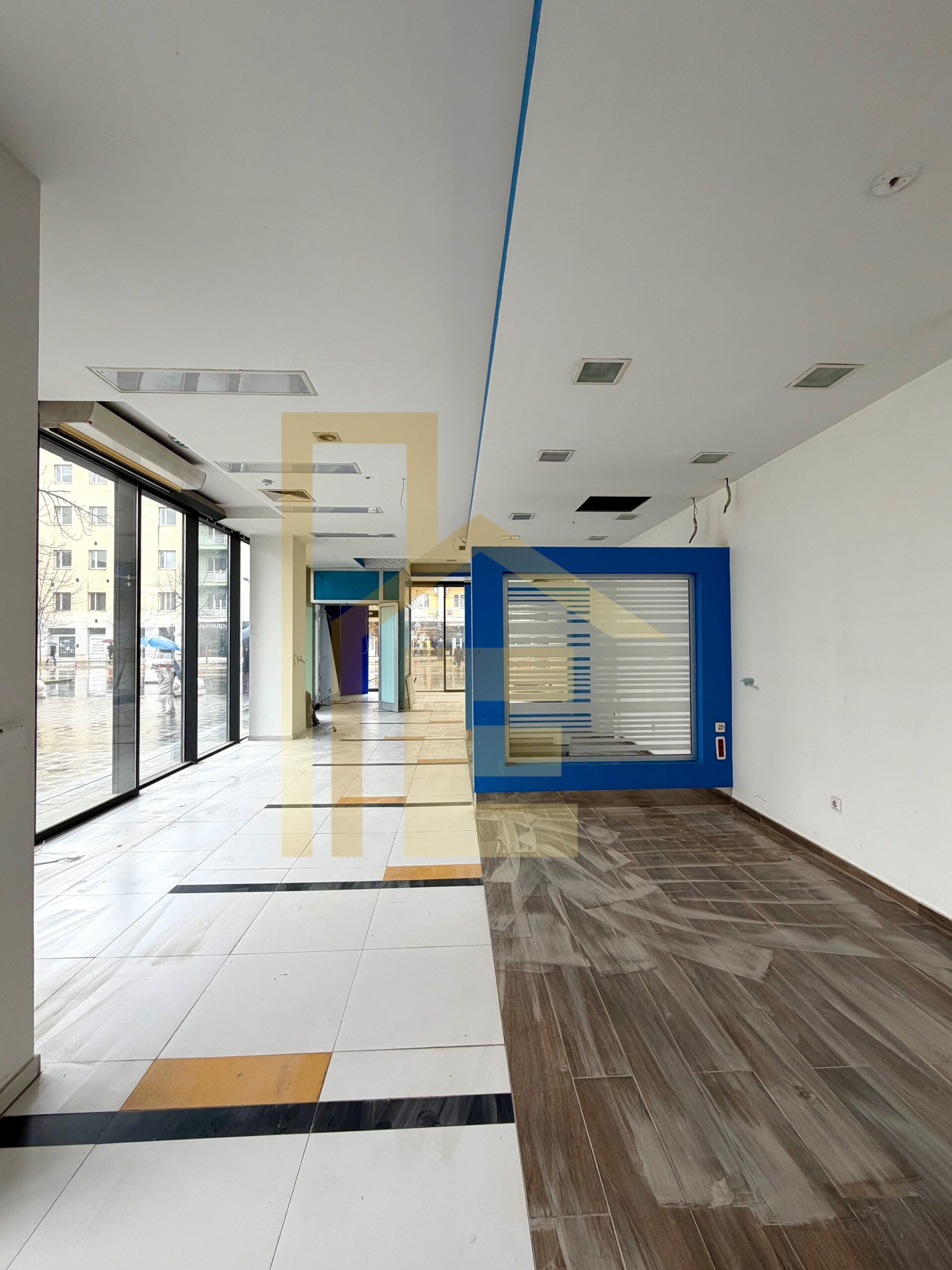 Iznajmljujemo poslovni prostor u Centru grada slika 18