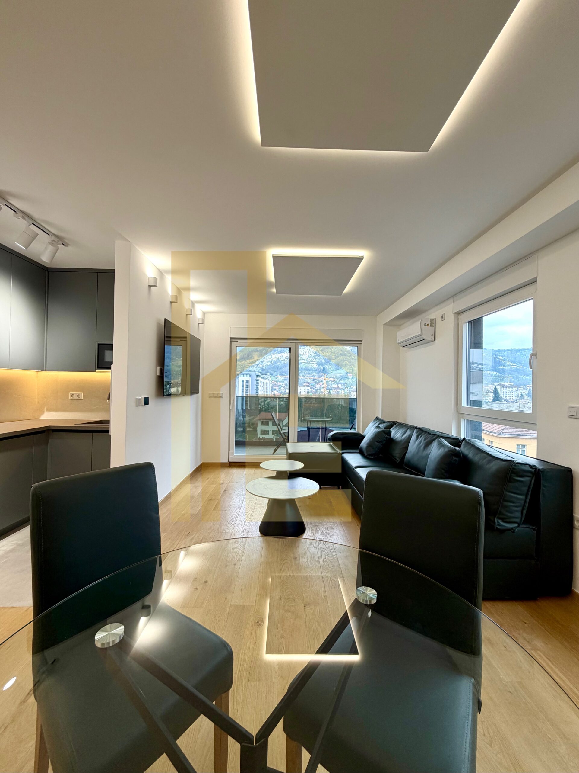 LUX Trosoban stan sa garažom, podnožje Starčevice slika 4