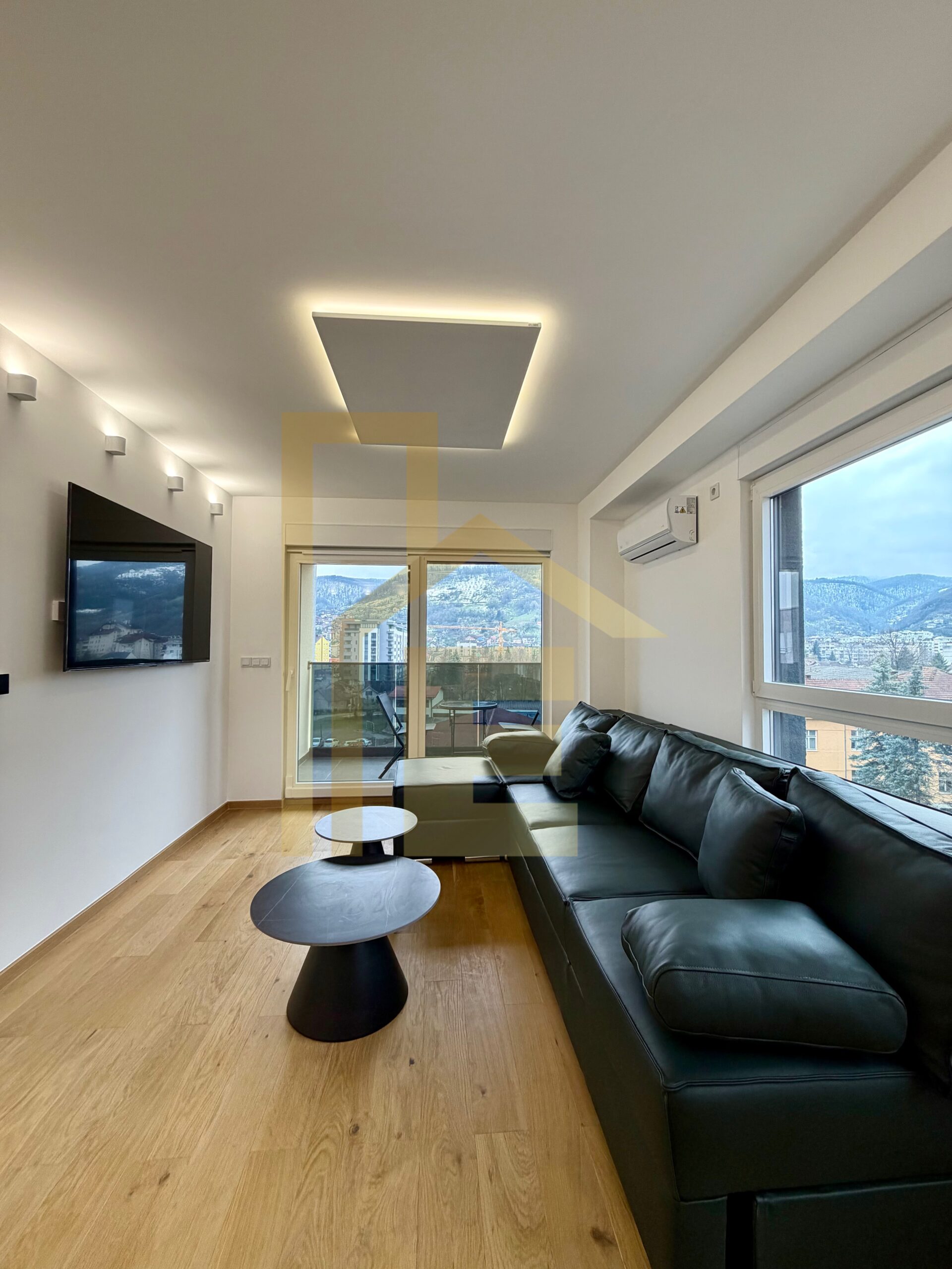 LUX Trosoban stan sa garažom, podnožje Starčevice slika 6