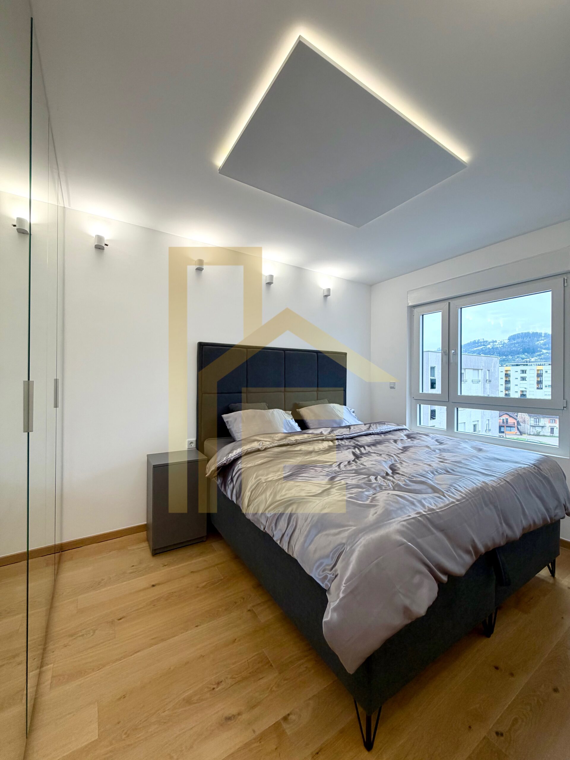 LUX Trosoban stan sa garažom, podnožje Starčevice slika 12