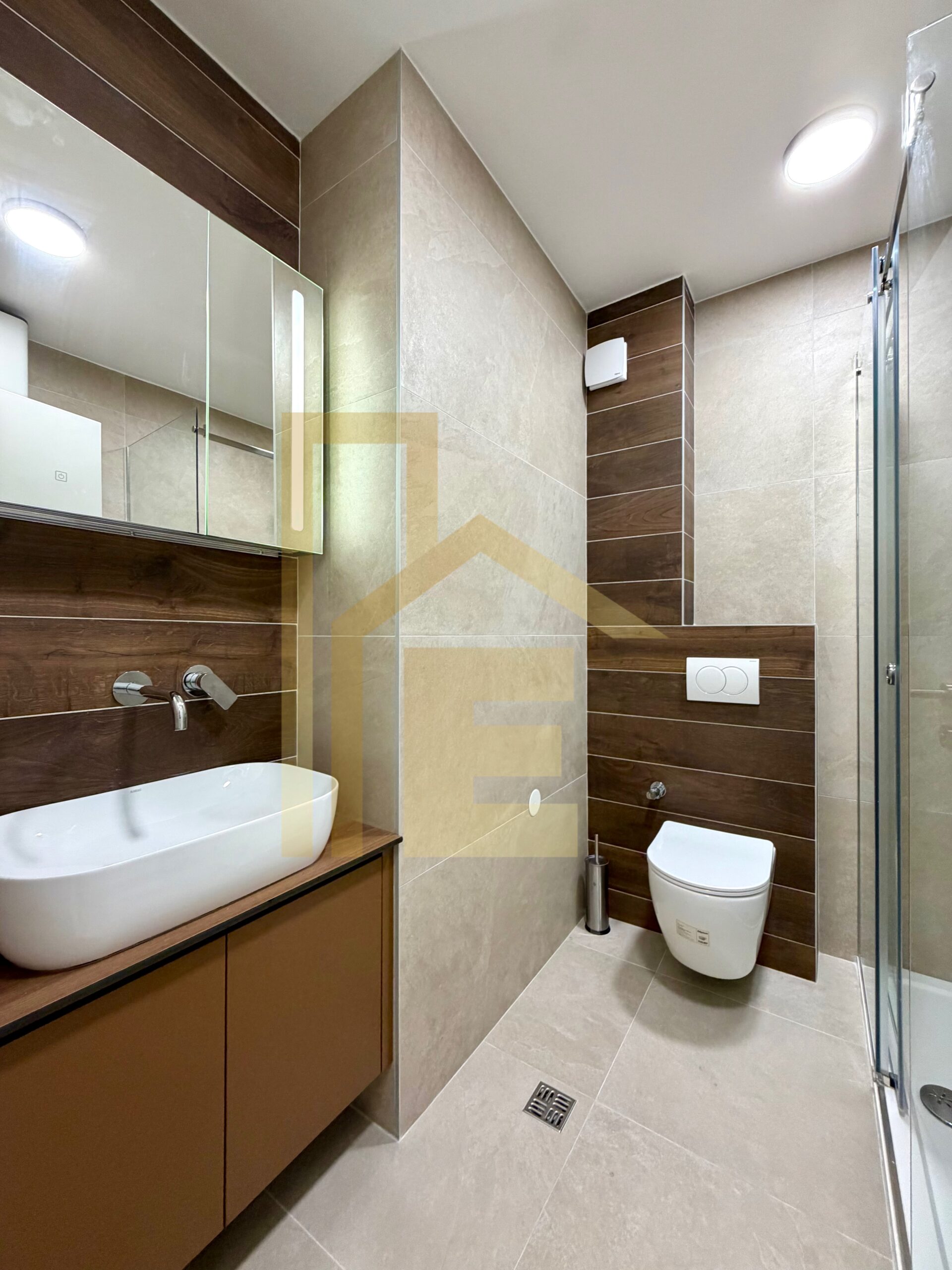 LUX Trosoban stan sa garažom, podnožje Starčevice slika 17