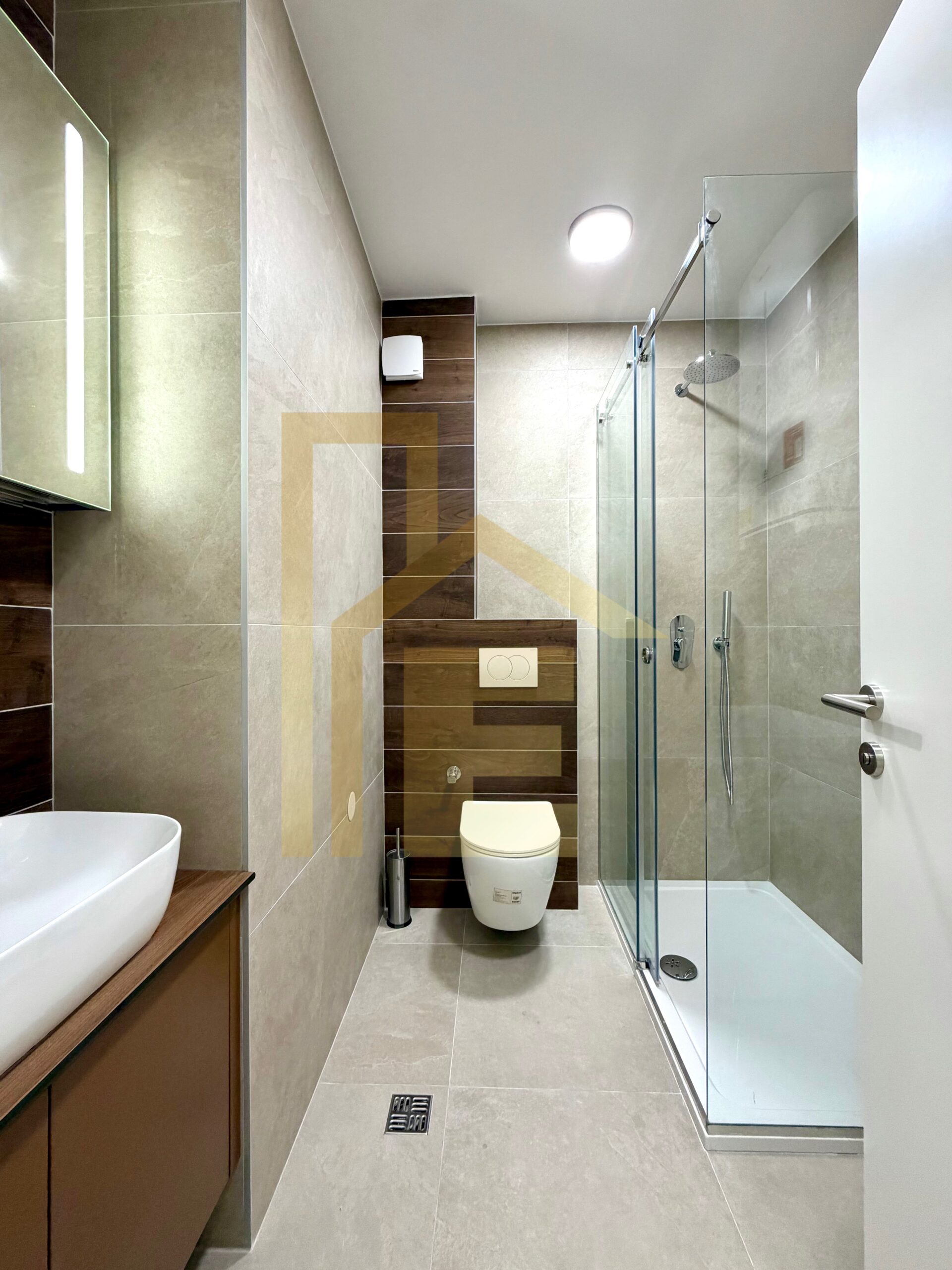 LUX Trosoban stan sa garažom, podnožje Starčevice slika 22