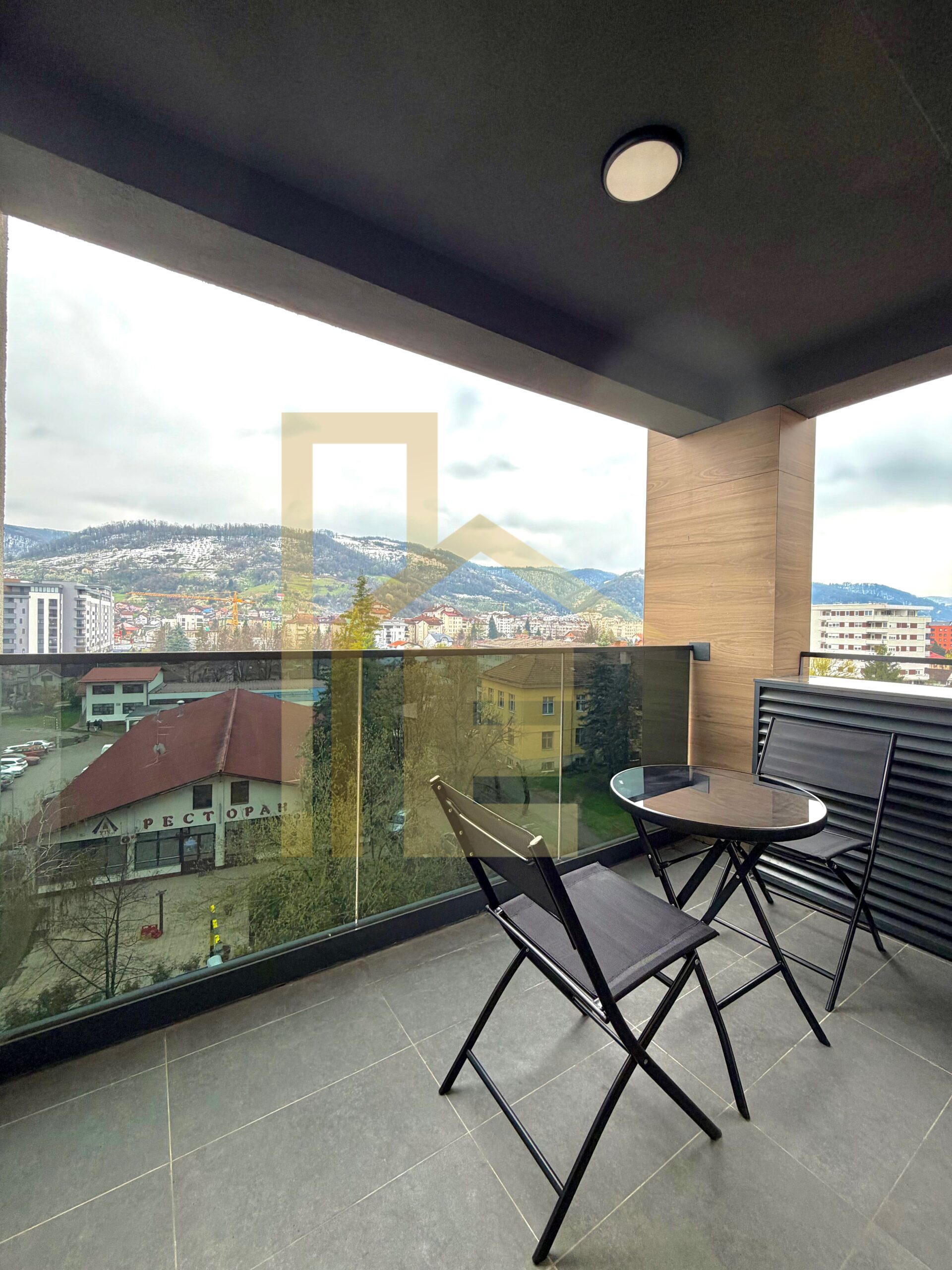 LUX Trosoban stan sa garažom, podnožje Starčevice slika 24