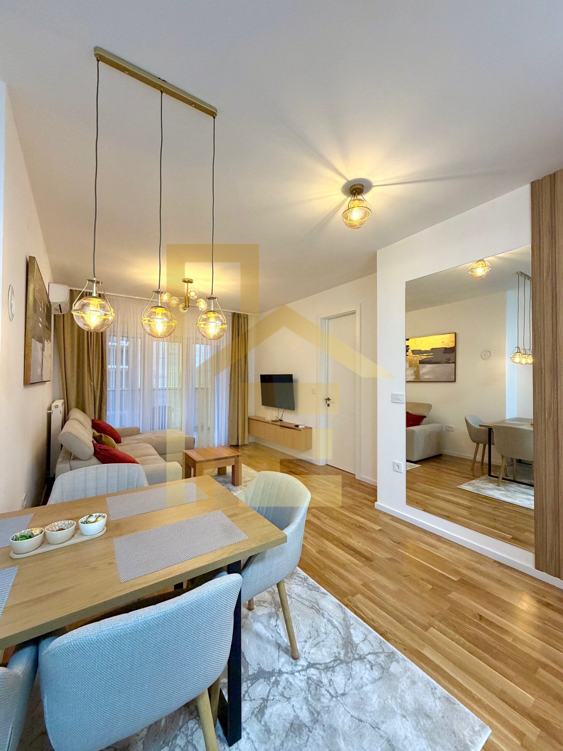 Iznajmljujemo LUX dvosoban stan, SPO Palata slika 2