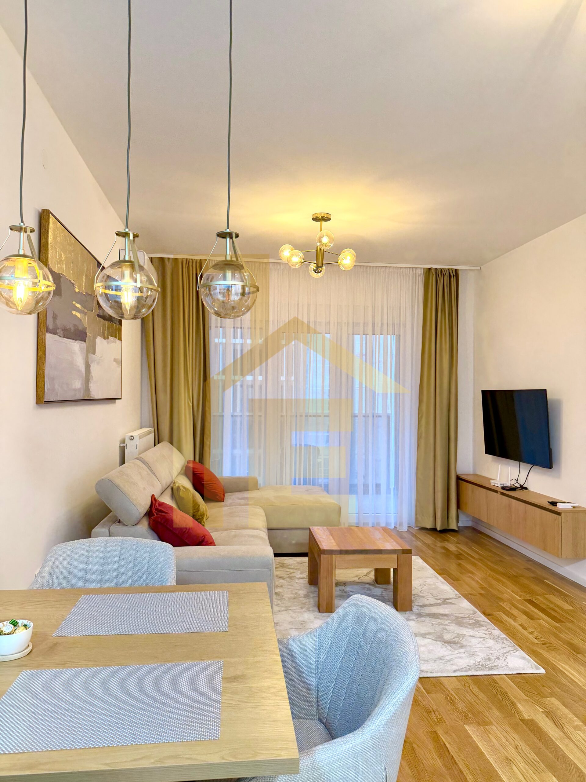 Iznajmljujemo LUX dvosoban stan, SPO Palata slika 4