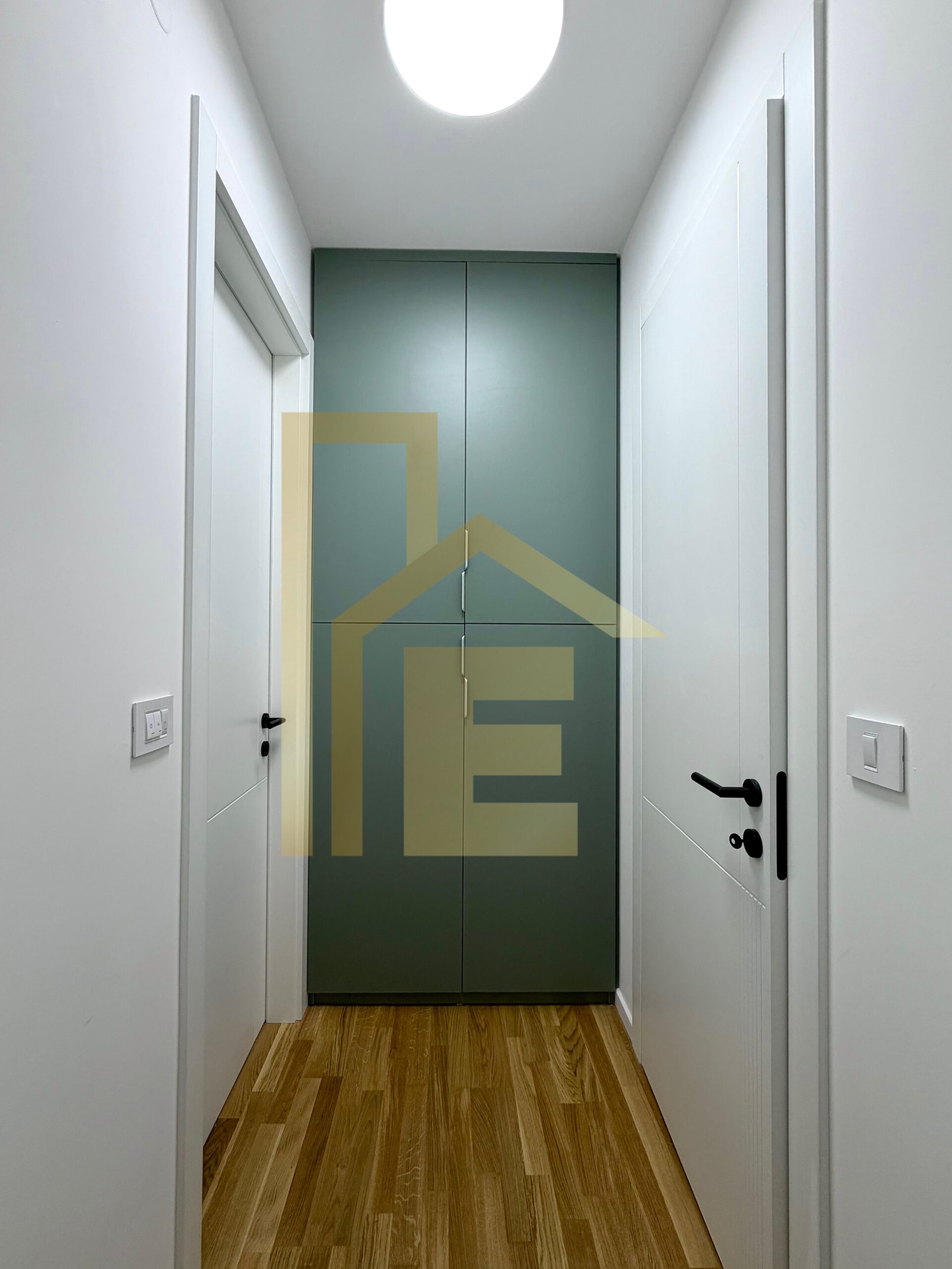 Iznajmljujemo LUX dvosoban stan, SPO Palata slika 14