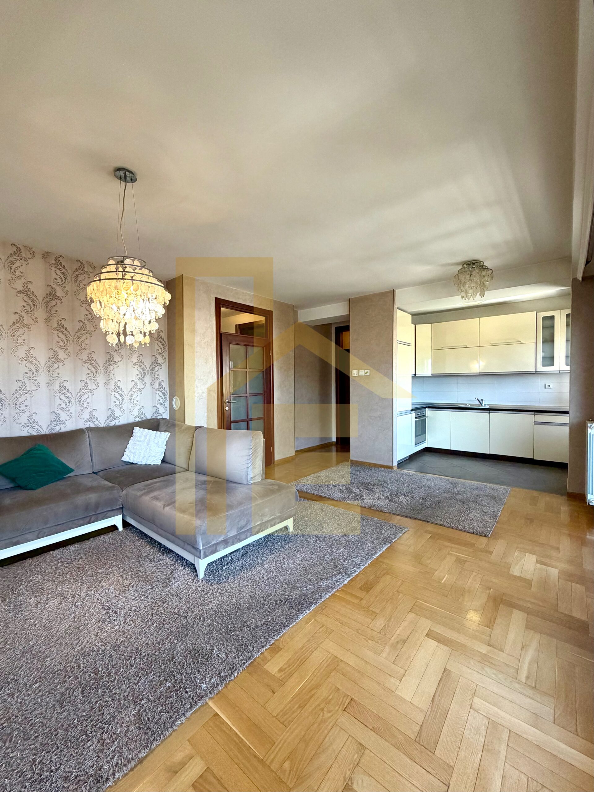 Na prodaju četverosoban stan, Nova Varoš slika 5