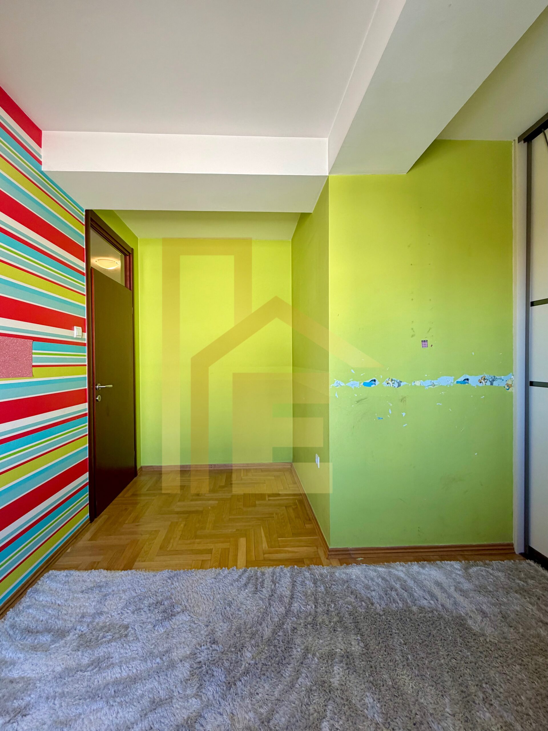 Na prodaju četverosoban stan, Nova Varoš slika 12