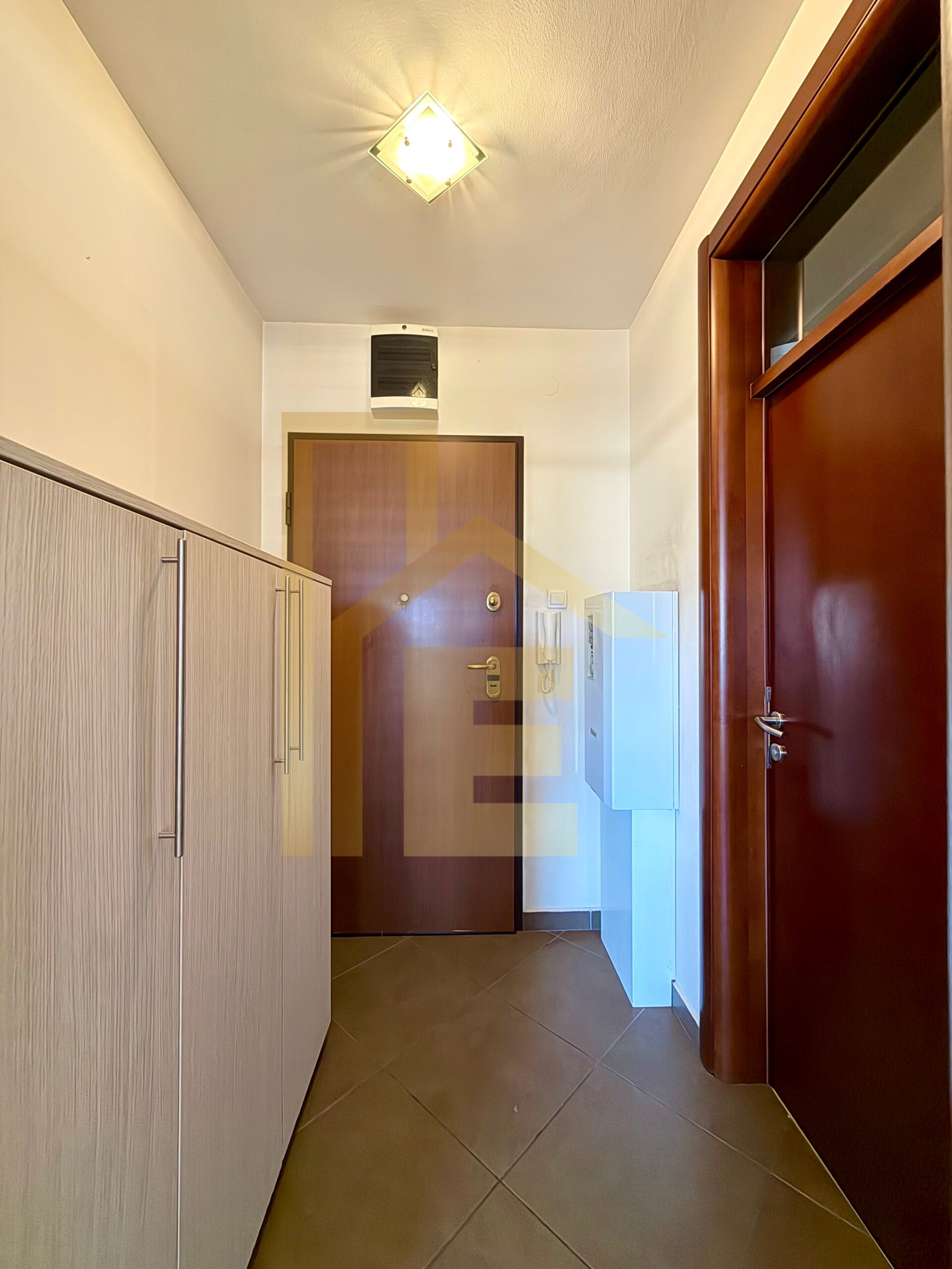 Na prodaju četverosoban stan, Nova Varoš slika 18