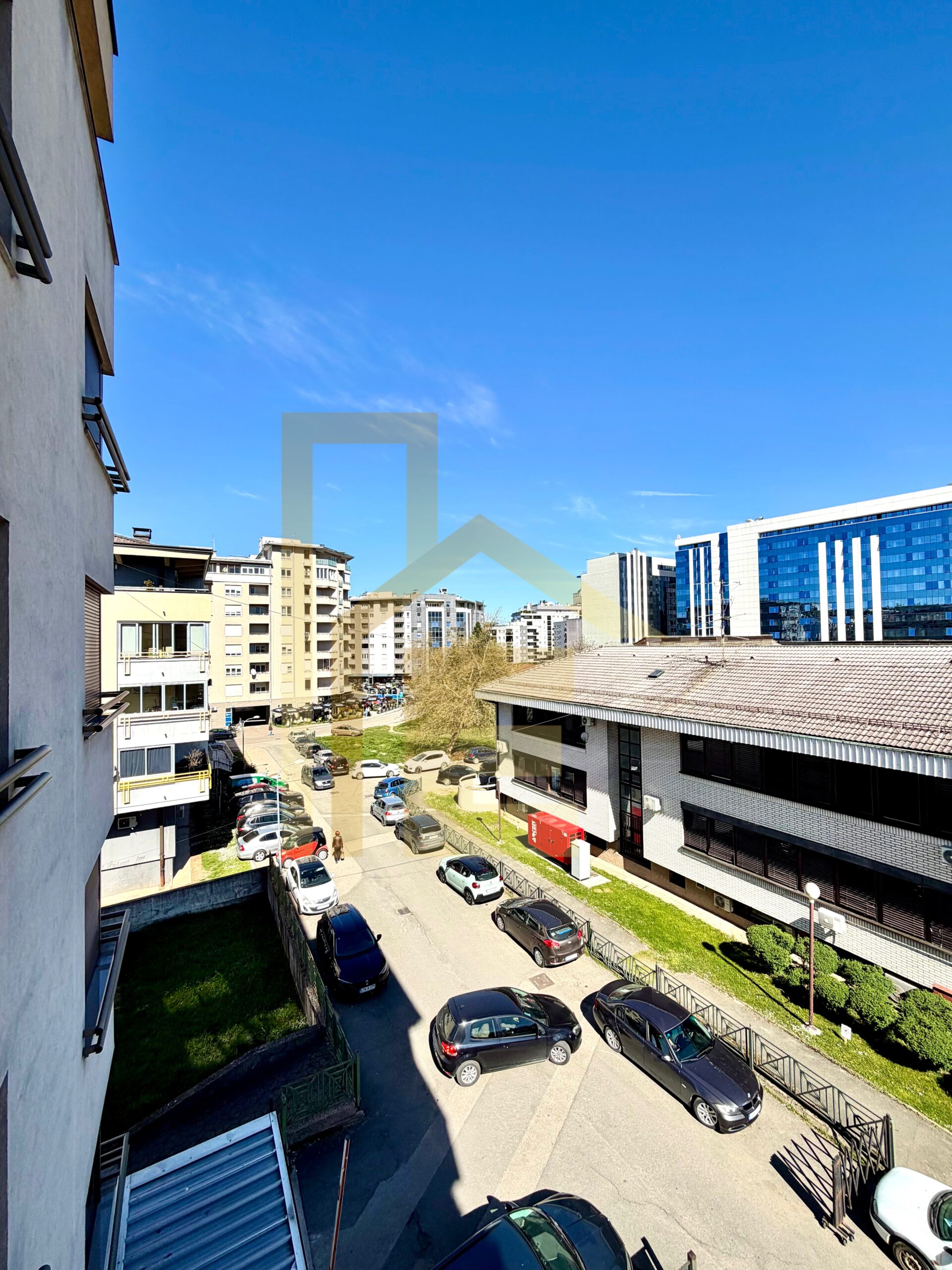 Na prodaju četverosoban stan, Nova Varoš slika 21