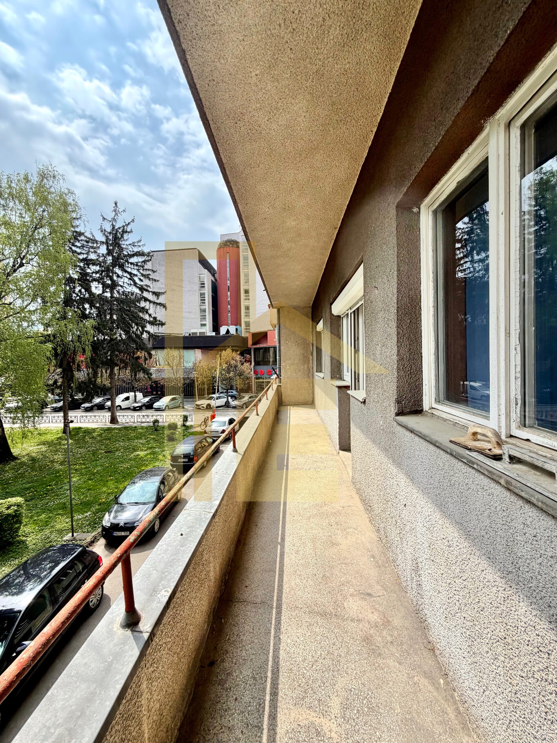 Iznajmljujemo kancelarijski prostor u Centru grada slika 6