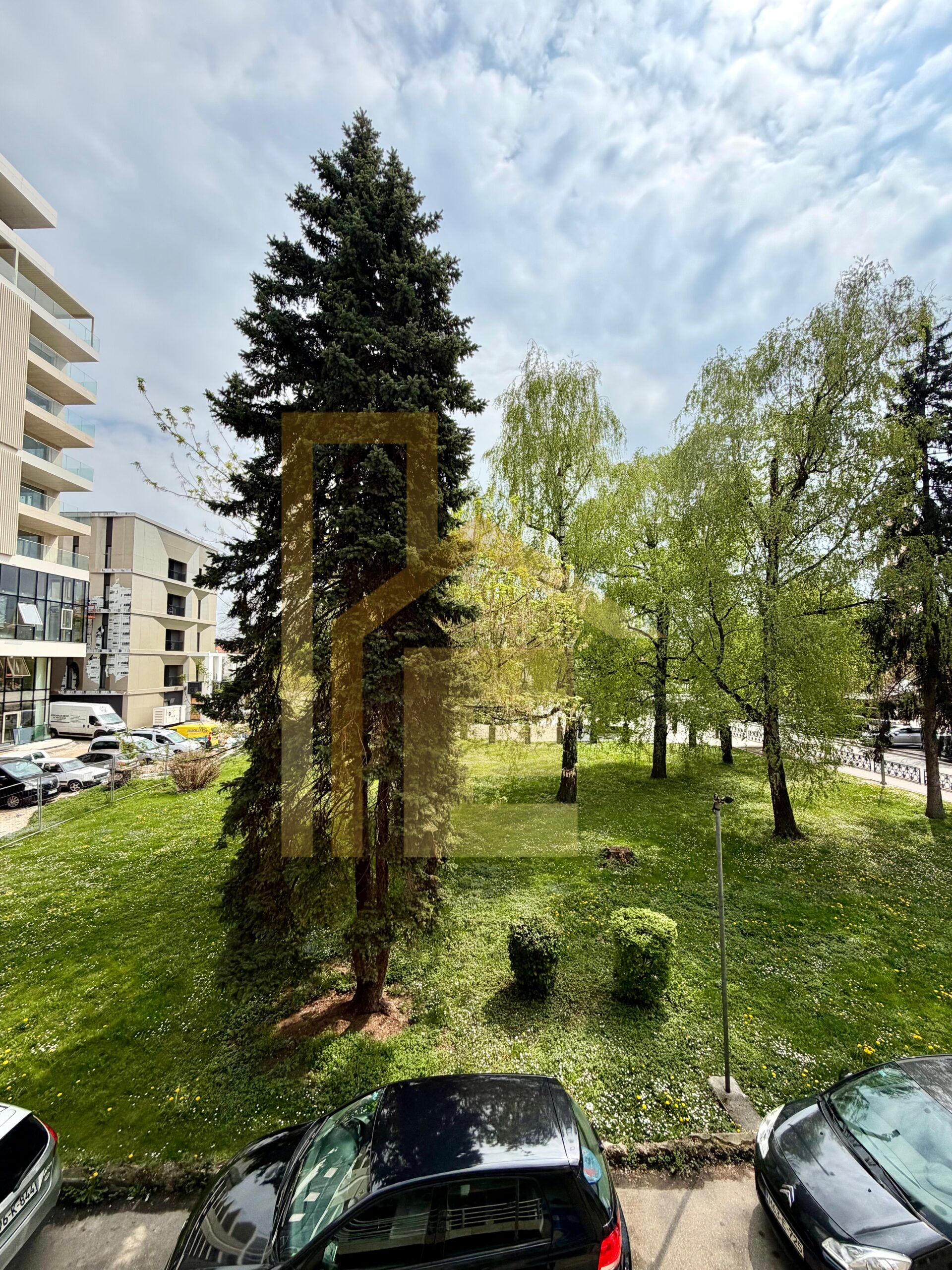 Iznajmljujemo kancelarijski prostor u Centru grada slika 9