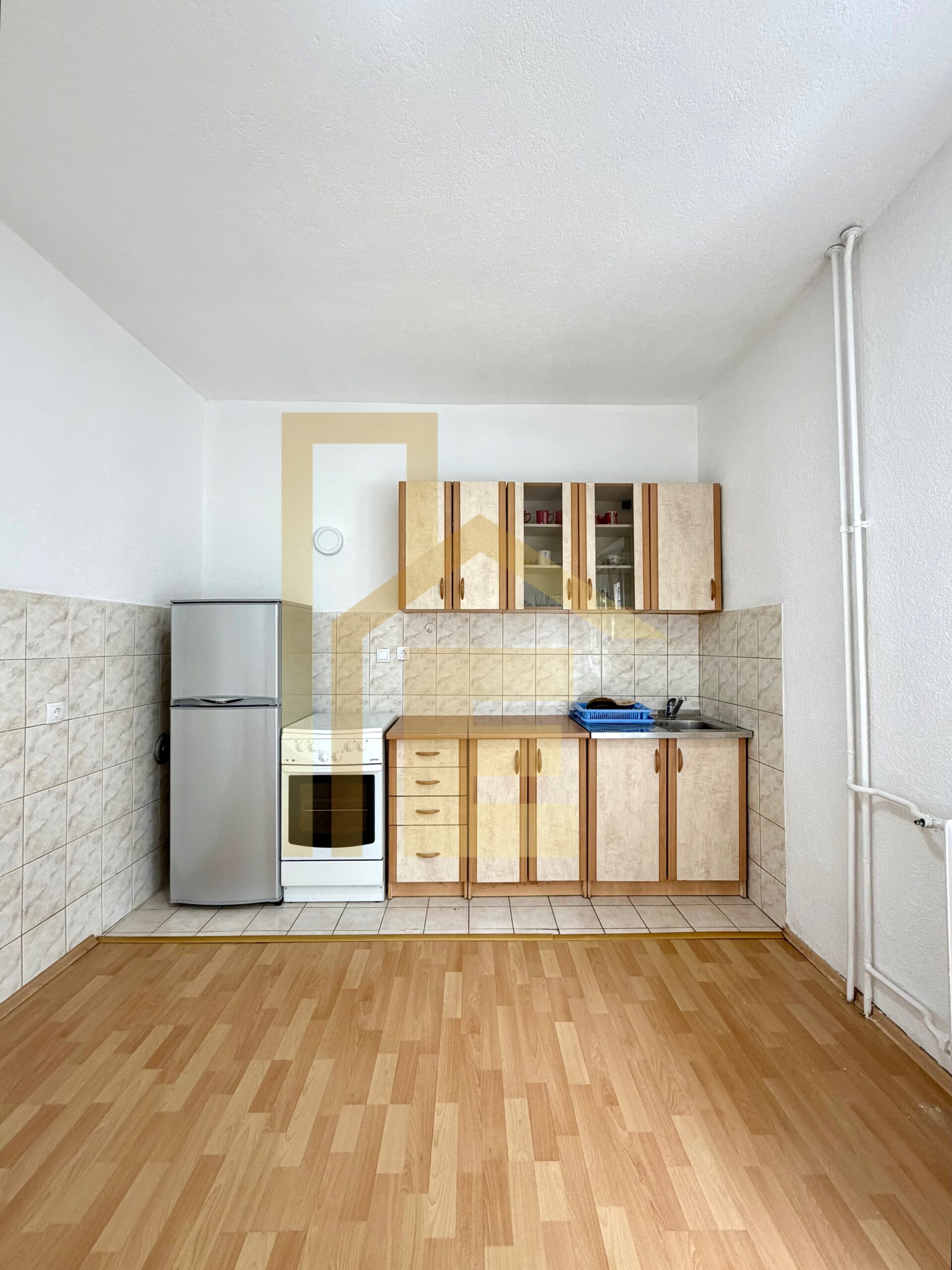 Iznajmljujemo kancelarijski prostor u Centru grada slika 10