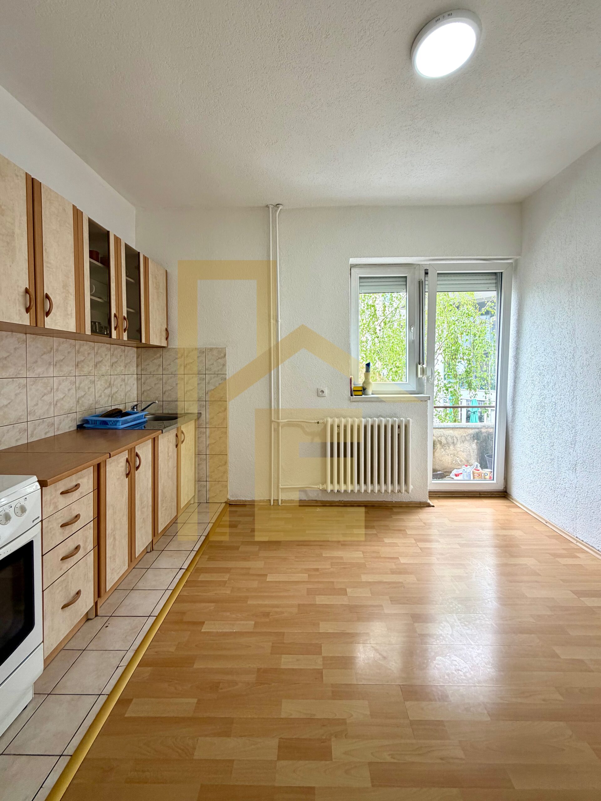 Iznajmljujemo kancelarijski prostor u Centru grada slika 13