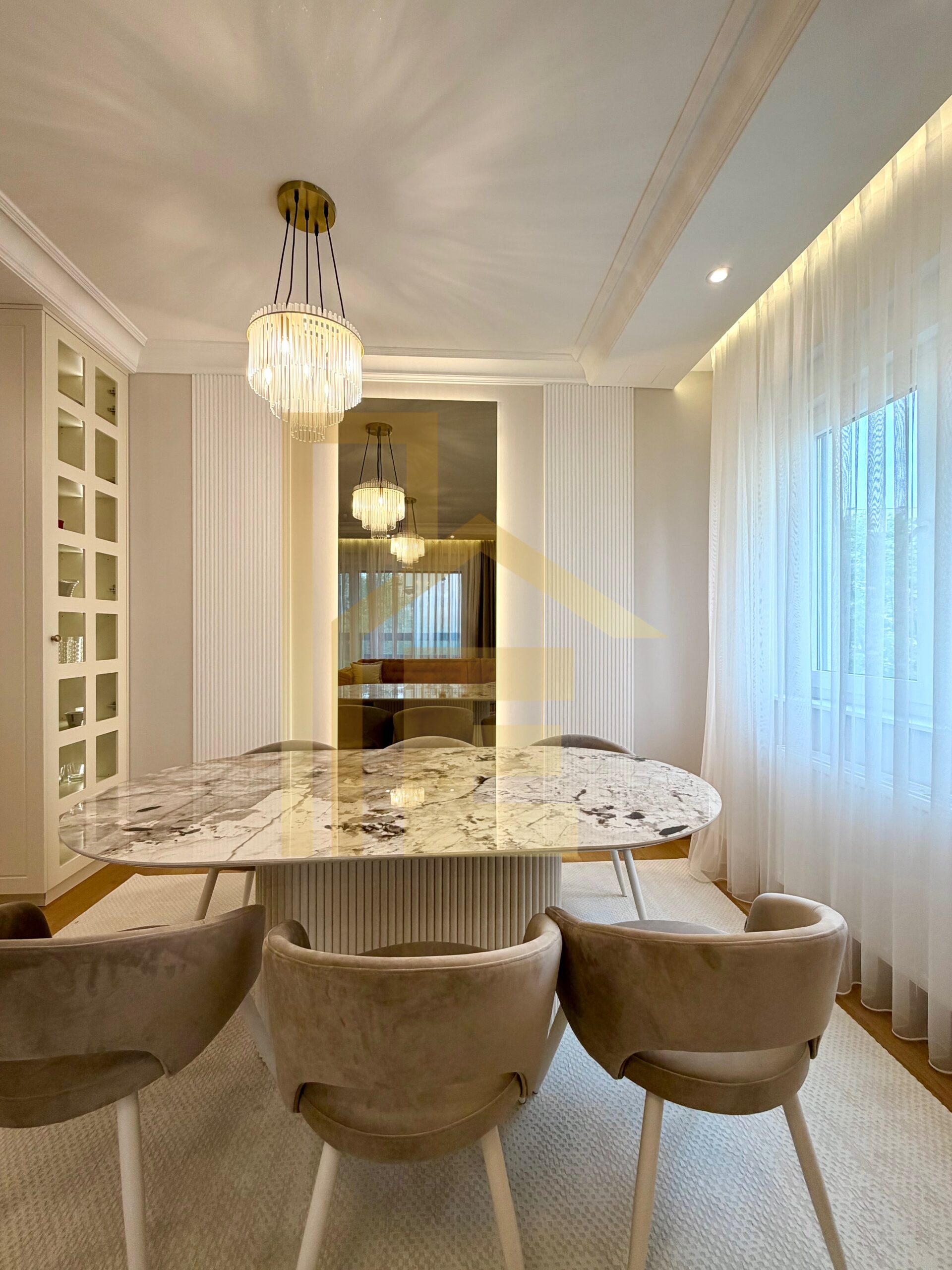 Na prodaju LUX trosoban stan, naselje Nova Varoš slika 4