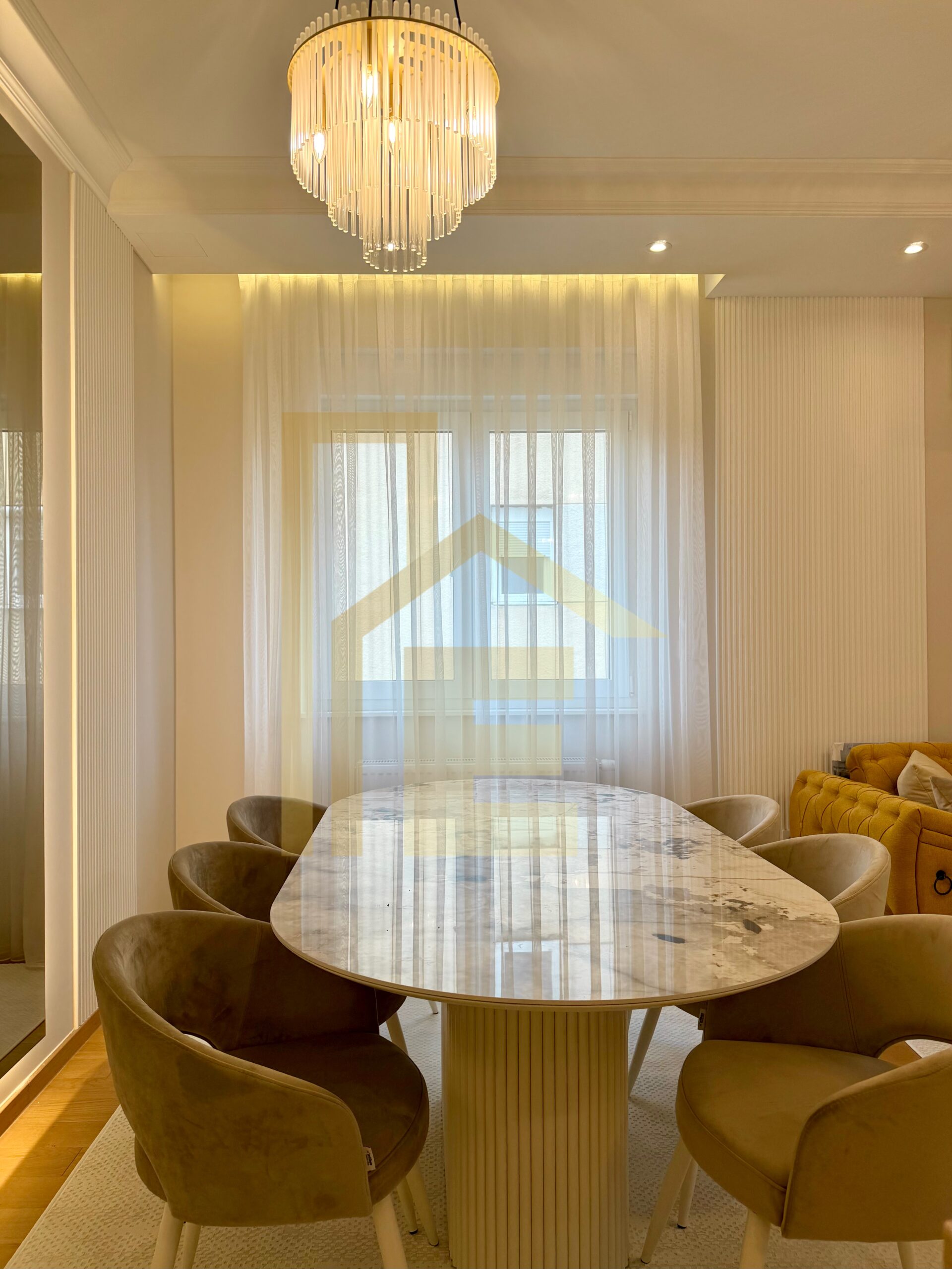 Na prodaju LUX trosoban stan, naselje Nova Varoš slika 7