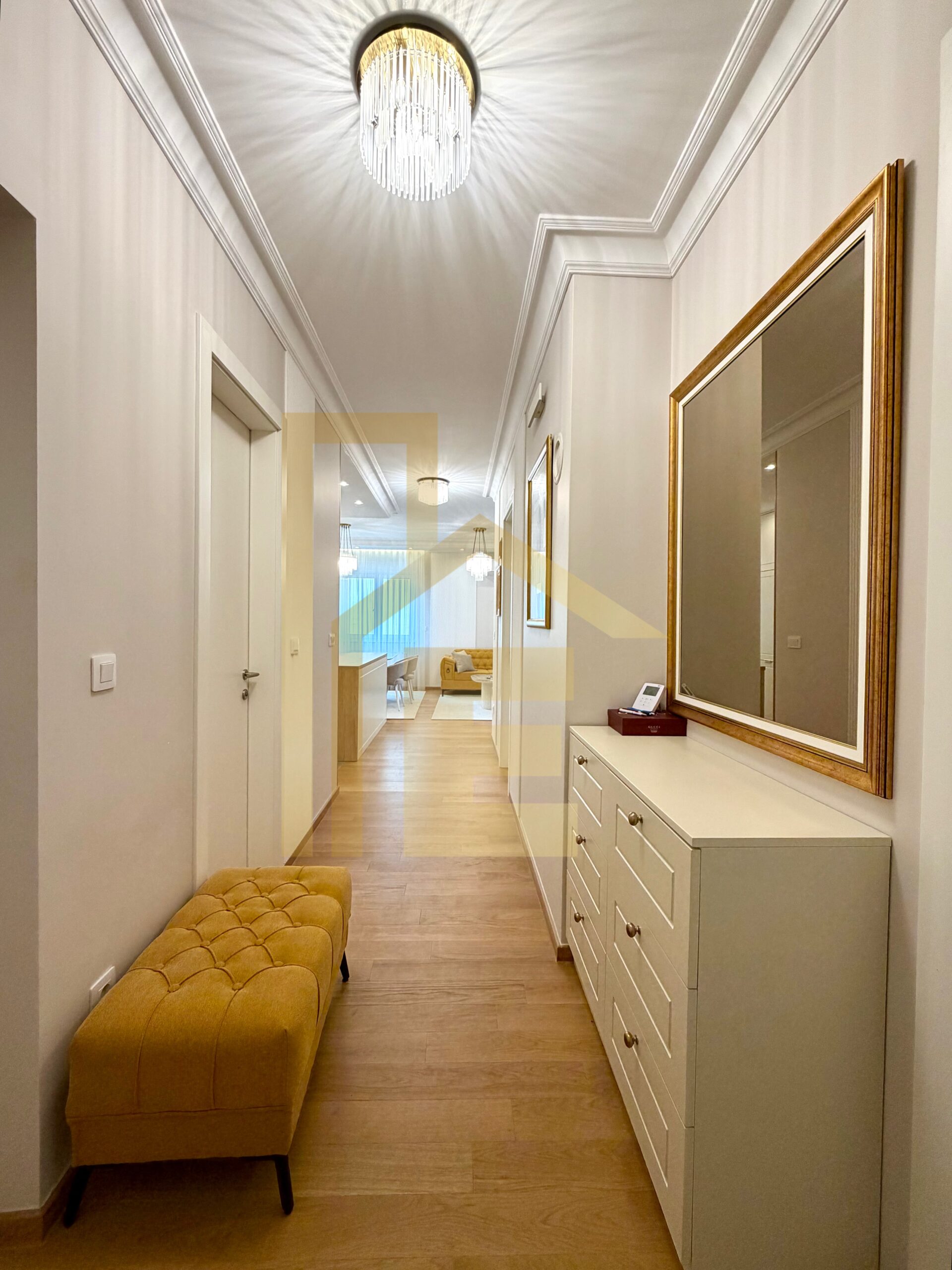 Na prodaju LUX trosoban stan, naselje Nova Varoš slika 22