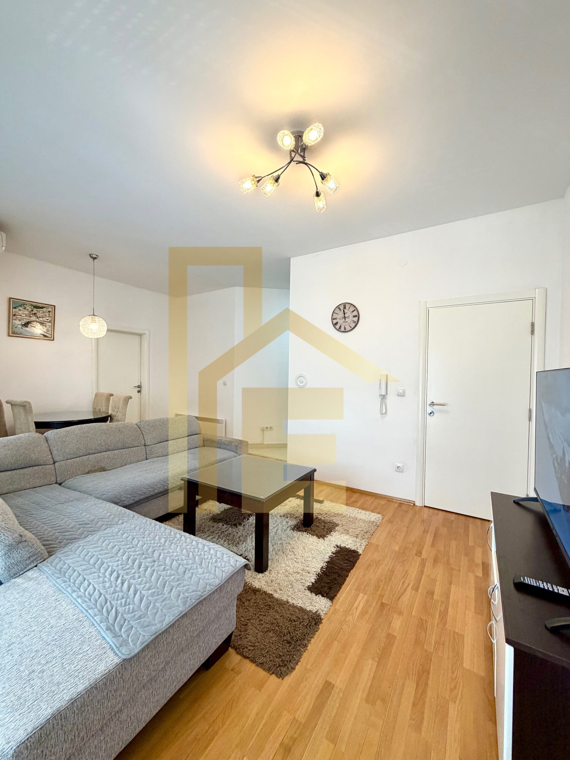 Iznajmljujemo komforan dvosoban stan kod kafića Everest slika 5