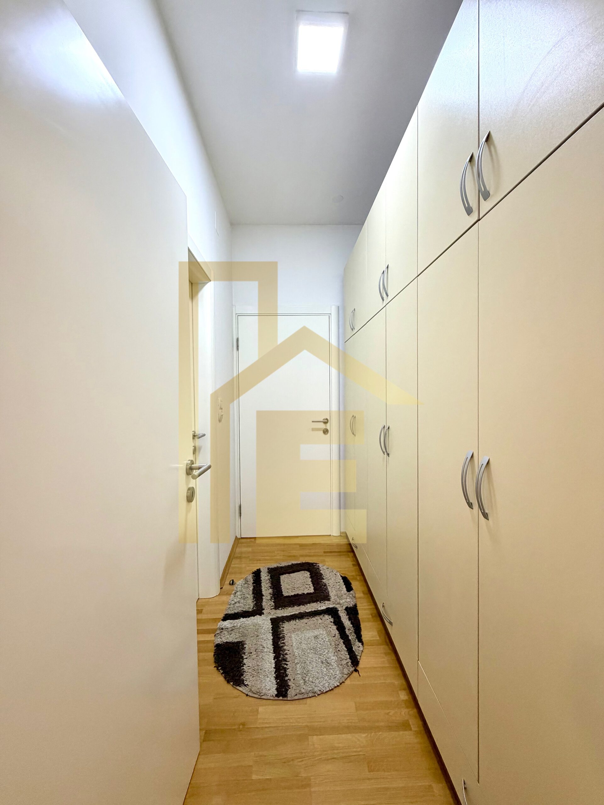 Iznajmljujemo komforan dvosoban stan kod kafića Everest slika 8