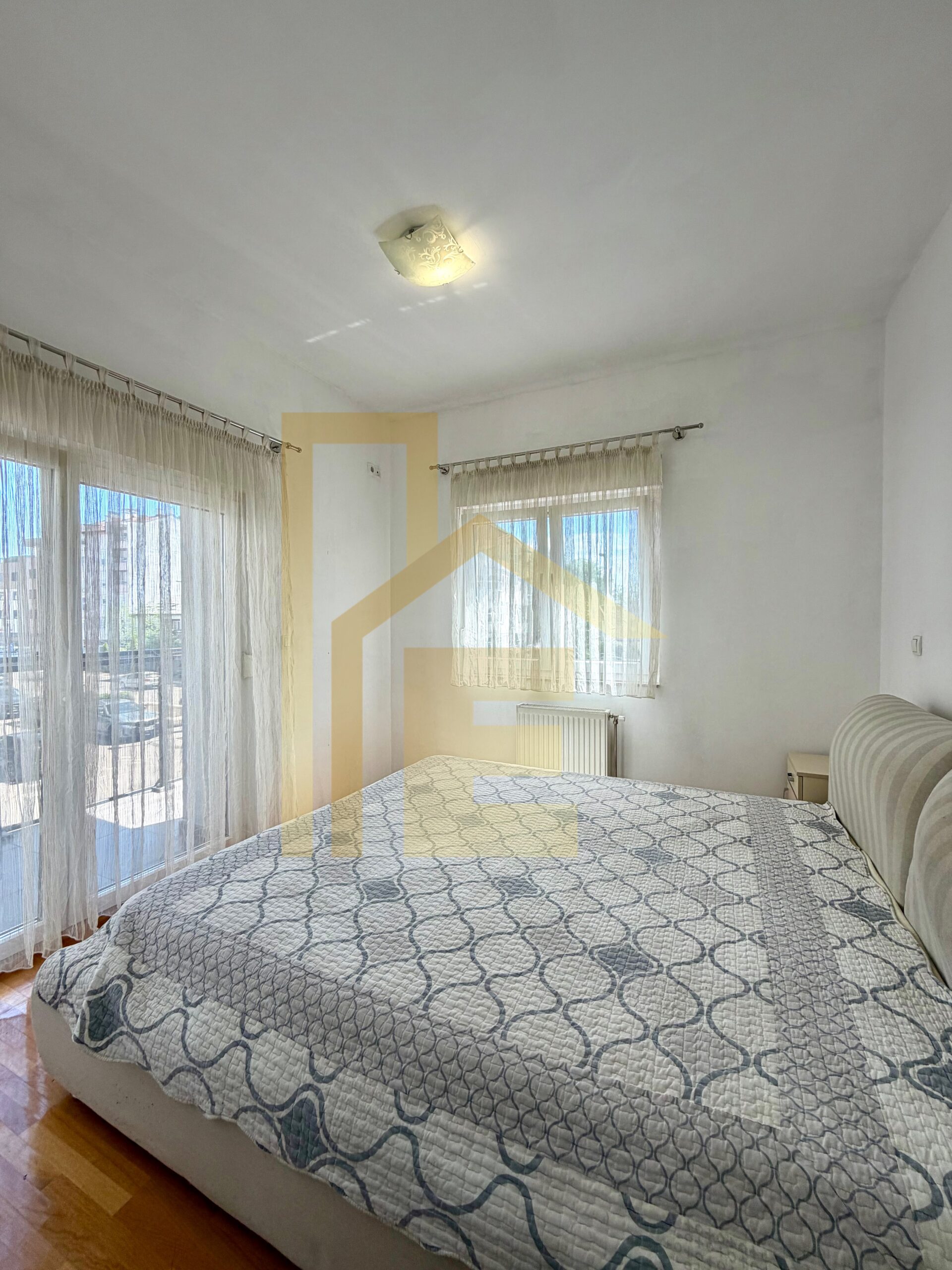 Iznajmljujemo komforan dvosoban stan kod kafića Everest slika 13