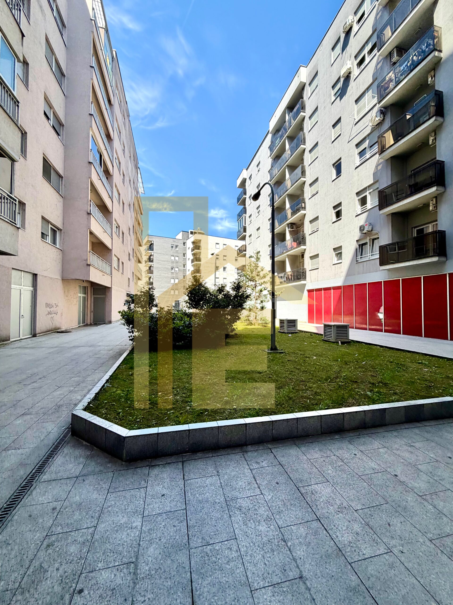 Iznajmljujemo komforan dvosoban stan kod kafića Everest slika 23