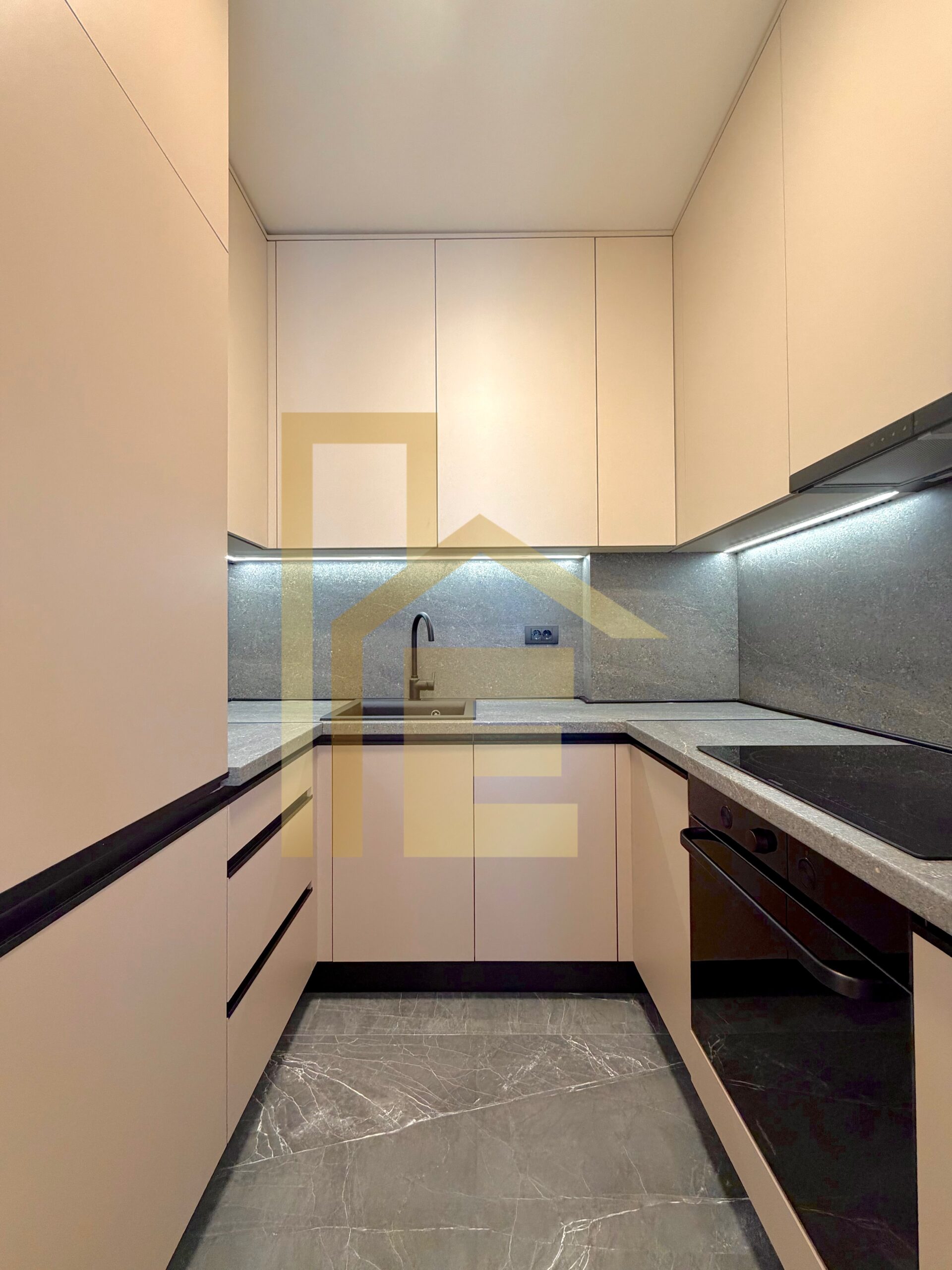 Iznajmljujemo NOV dvosoban stan, naselje Ada slika 10