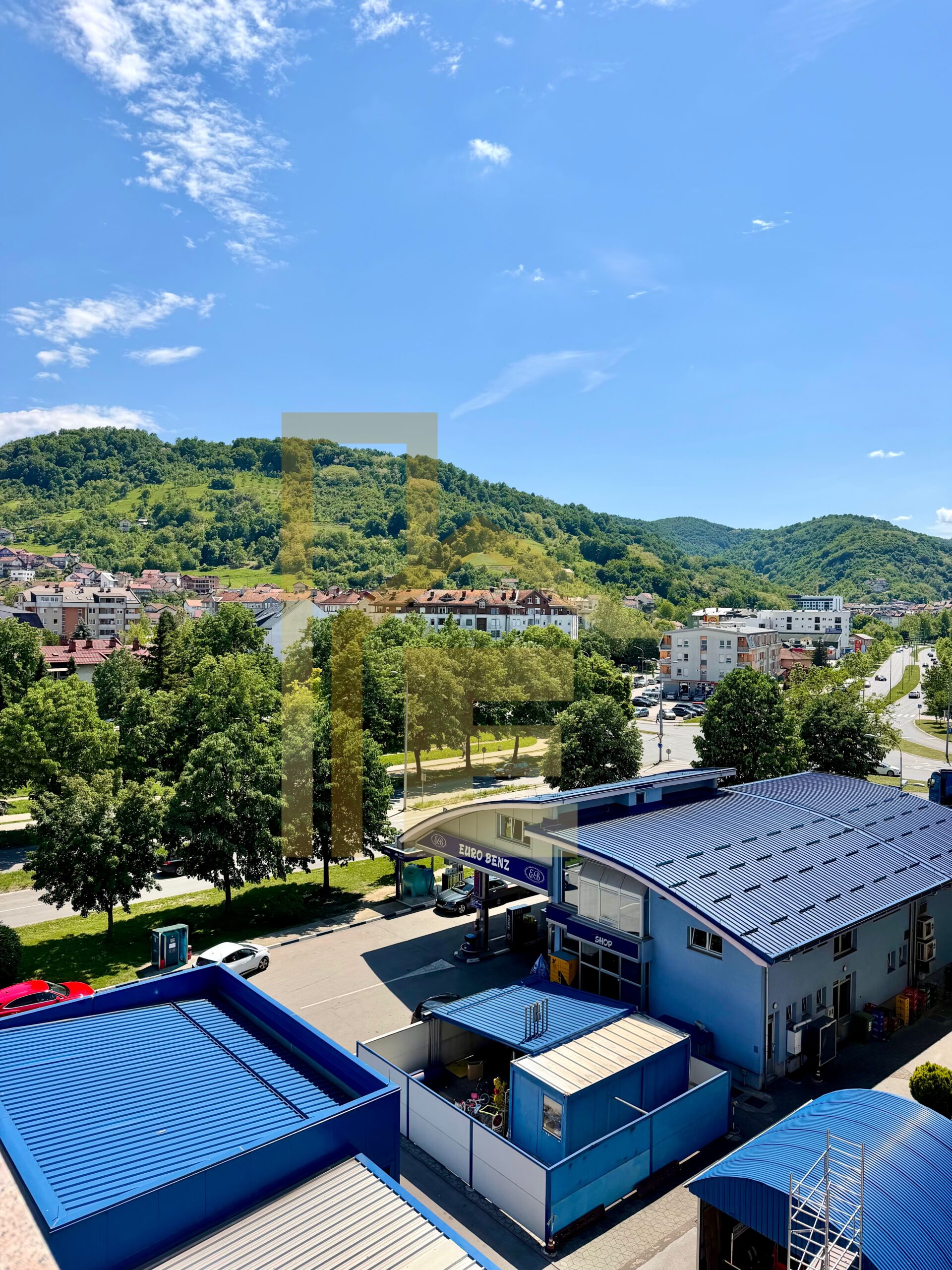 Komforan dvoetažni četverosoban stan, podnožje Starčevice slika 24