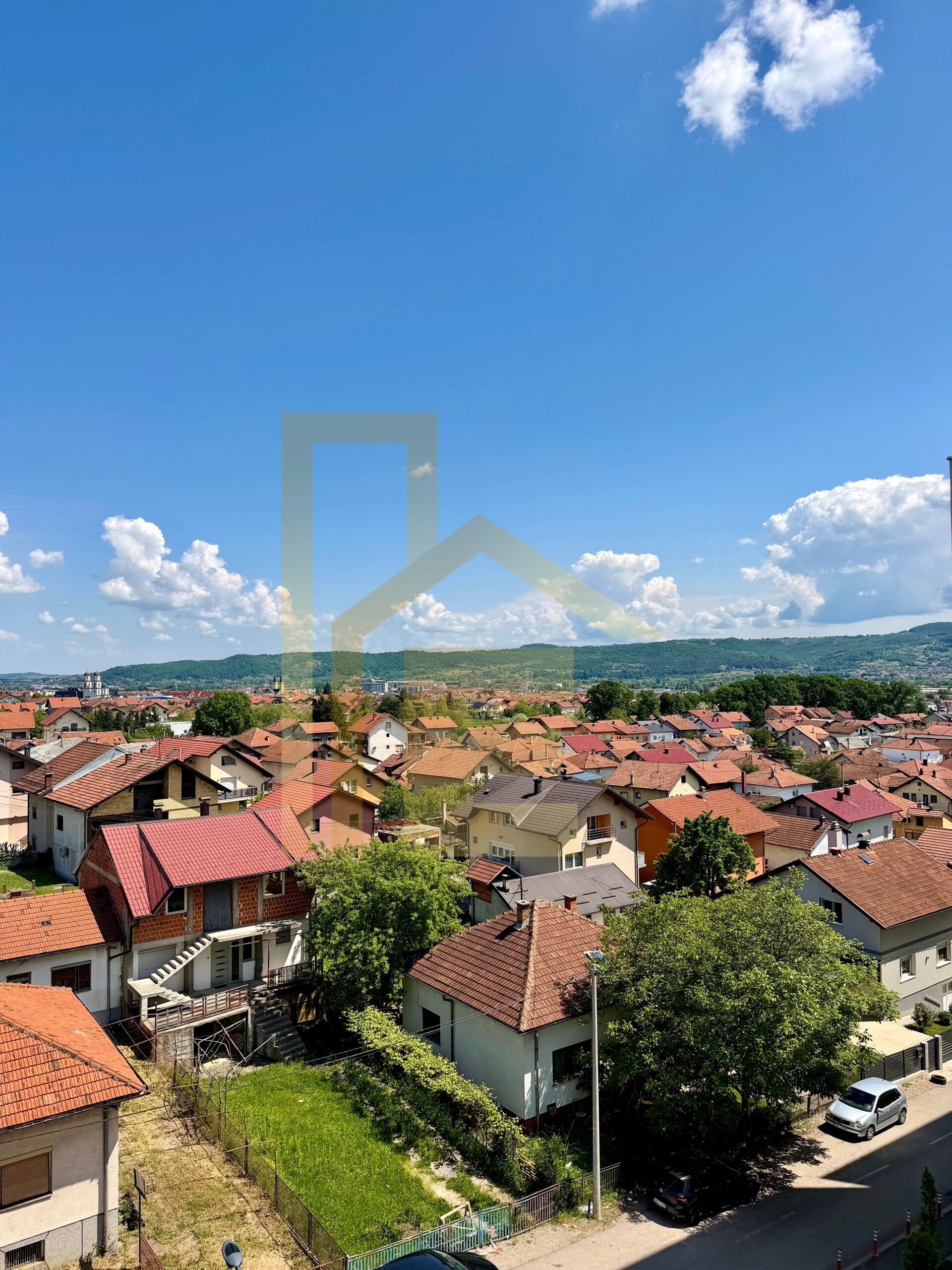 Komforan dvosoban stan sa garažom, naselje Panorama slika 23