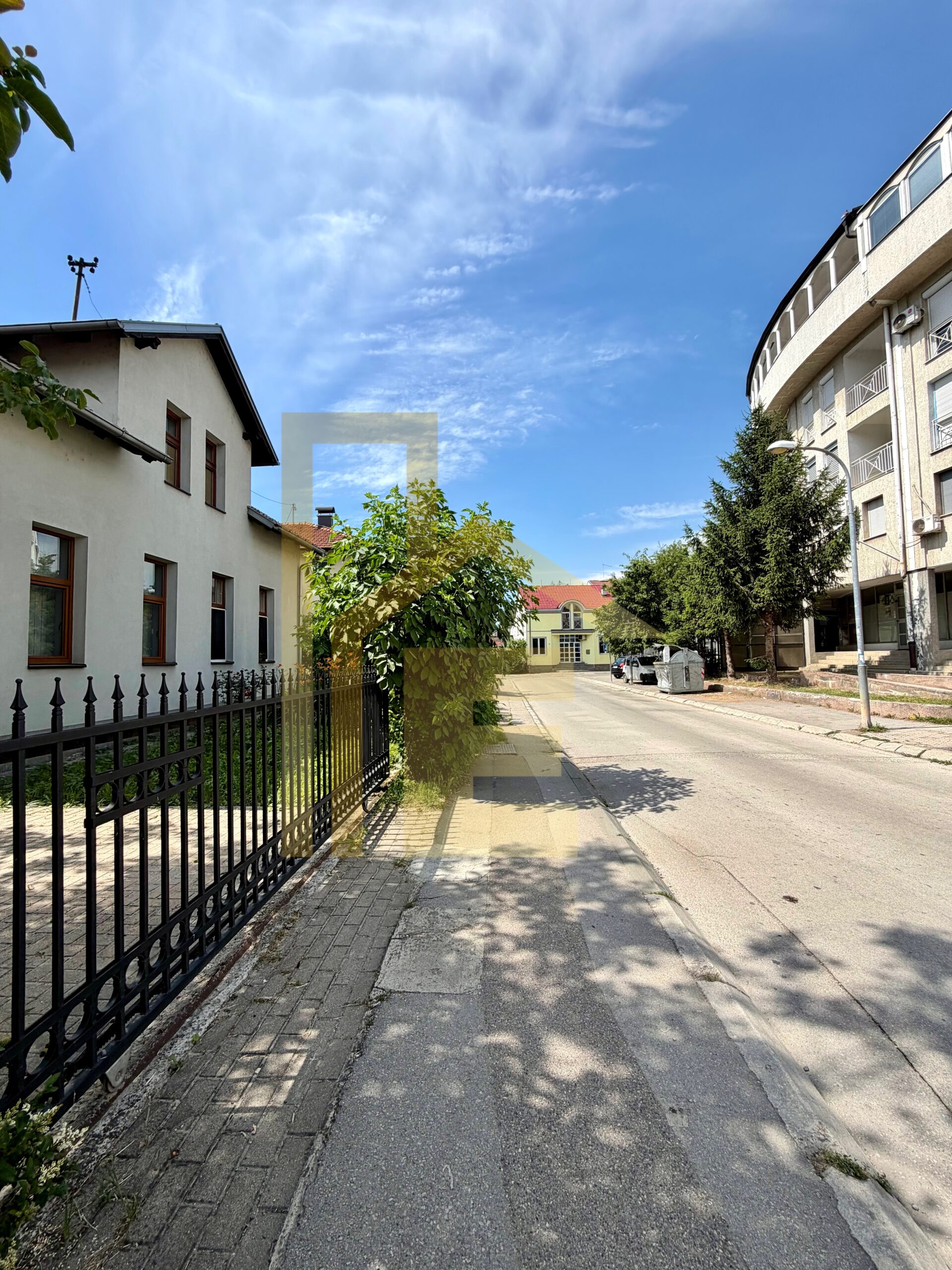 Iznajmljujemo kancelarijski prostor u Centru grada slika 7